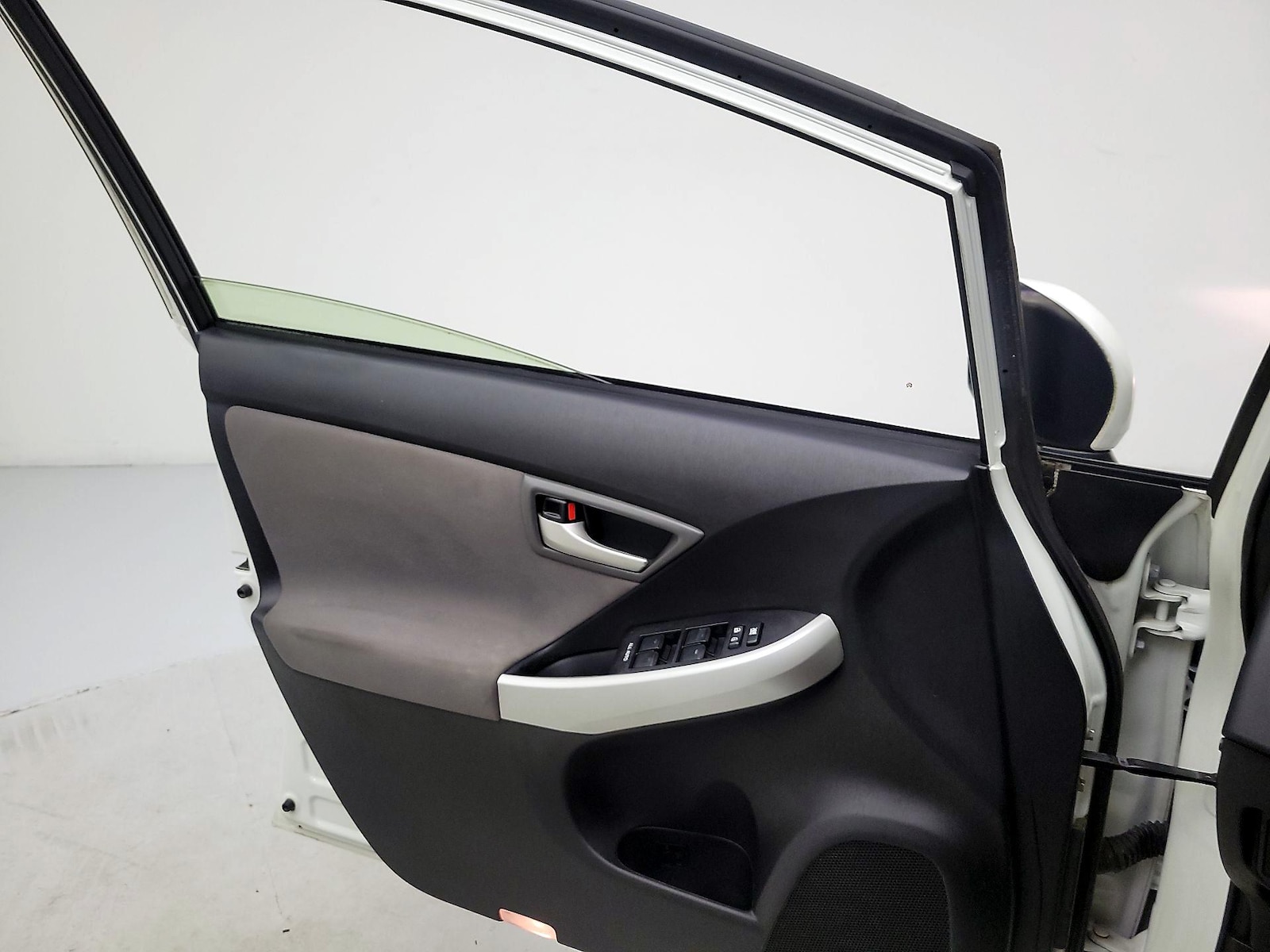 2015 Toyota Prius Four - Photo 13
