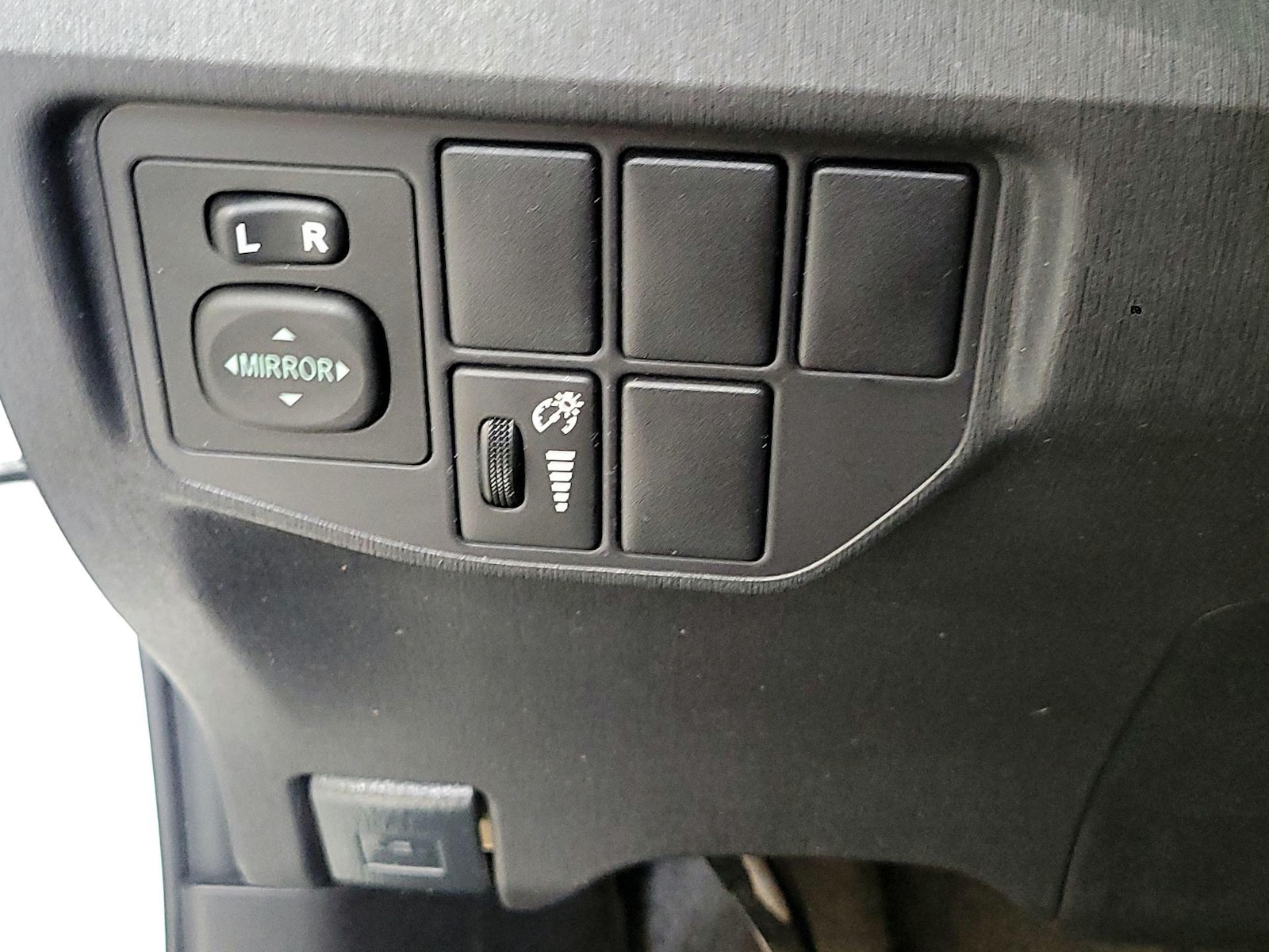 2015 Toyota Prius Four - Photo 14