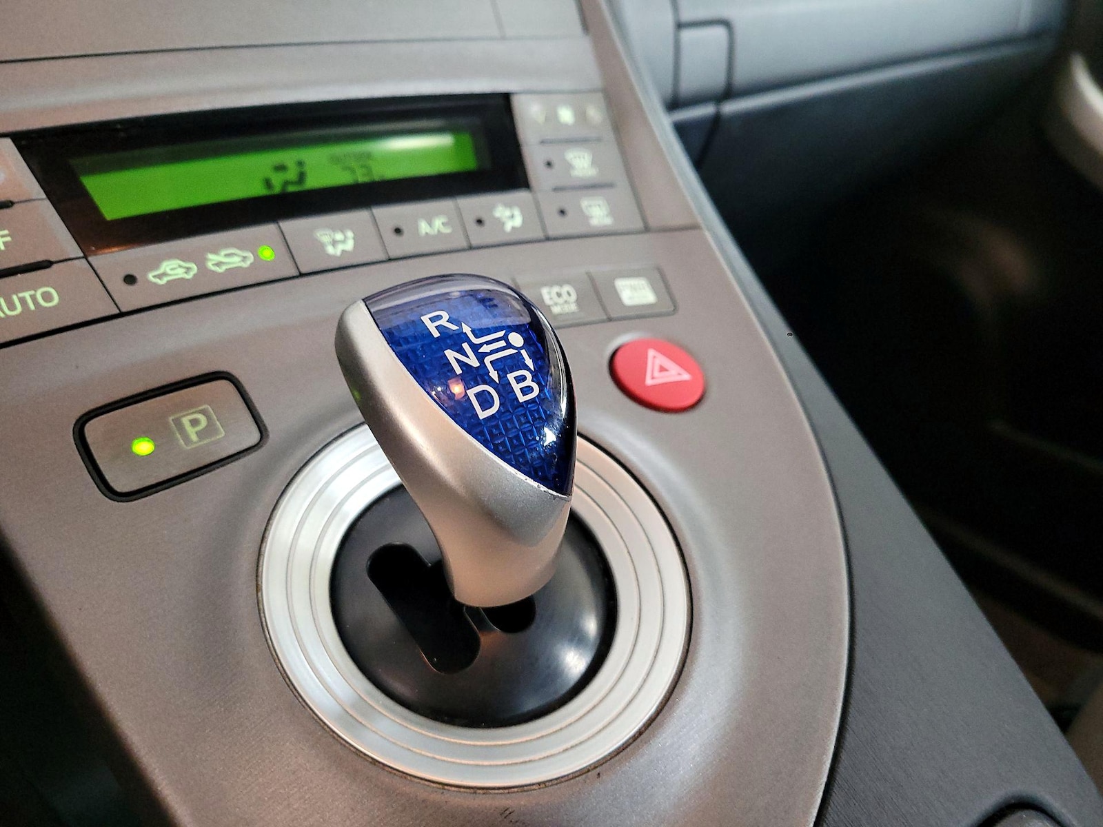 2015 Toyota Prius Four - Photo 18