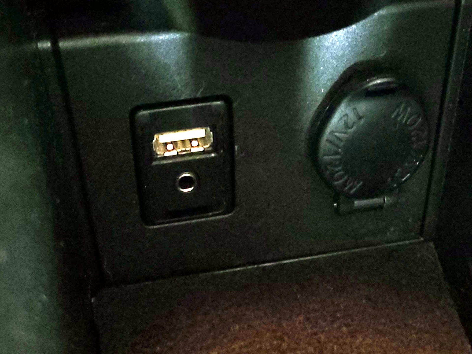 2015 Toyota Prius Four - Photo 19