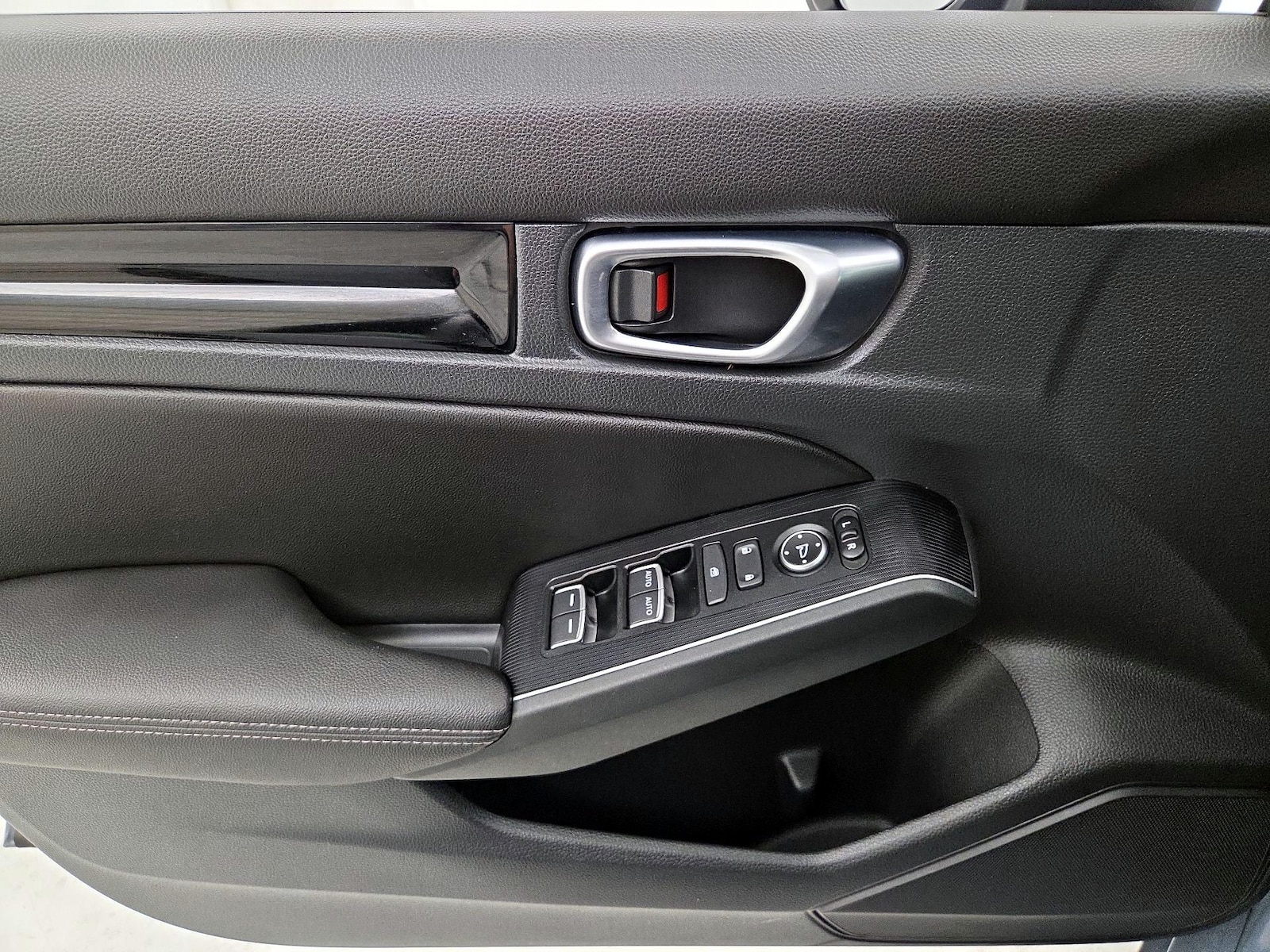 2023 Honda Civic Hatchback Sport Touring - Photo 13