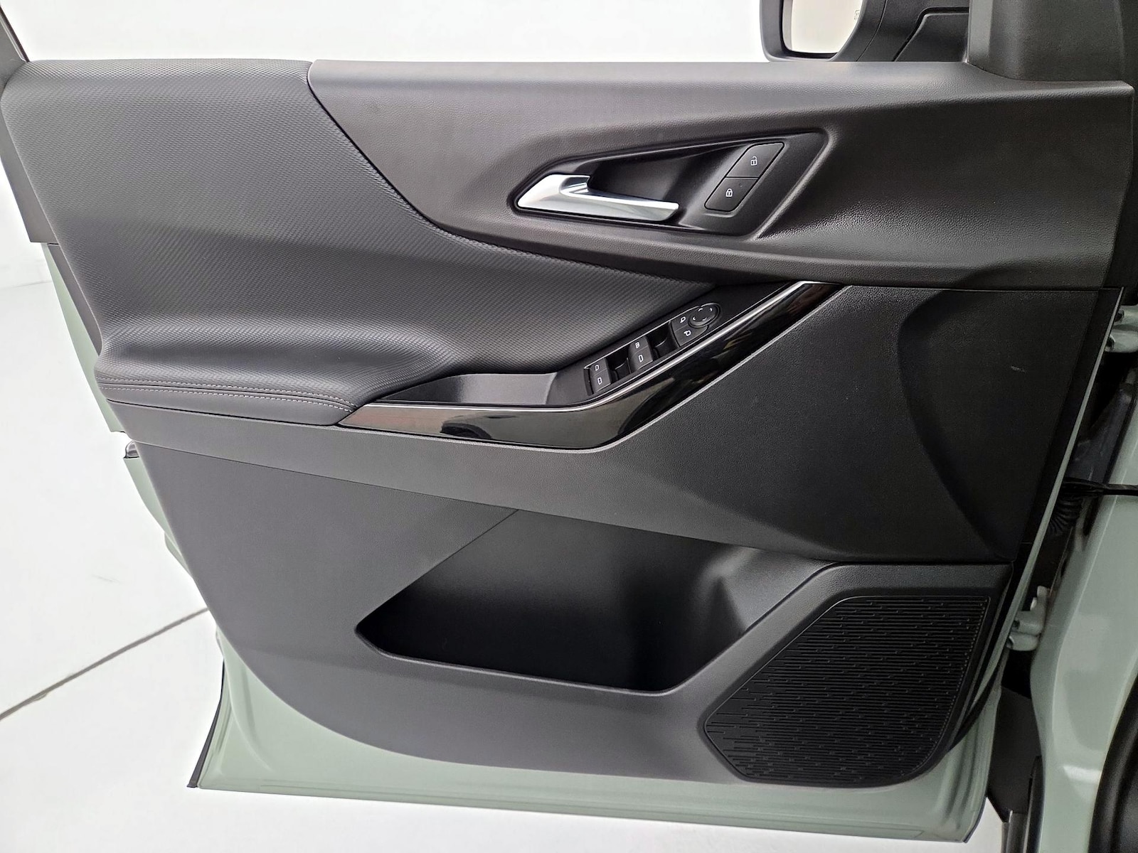 2026 Chevrolet Equinox LT - Photo 13