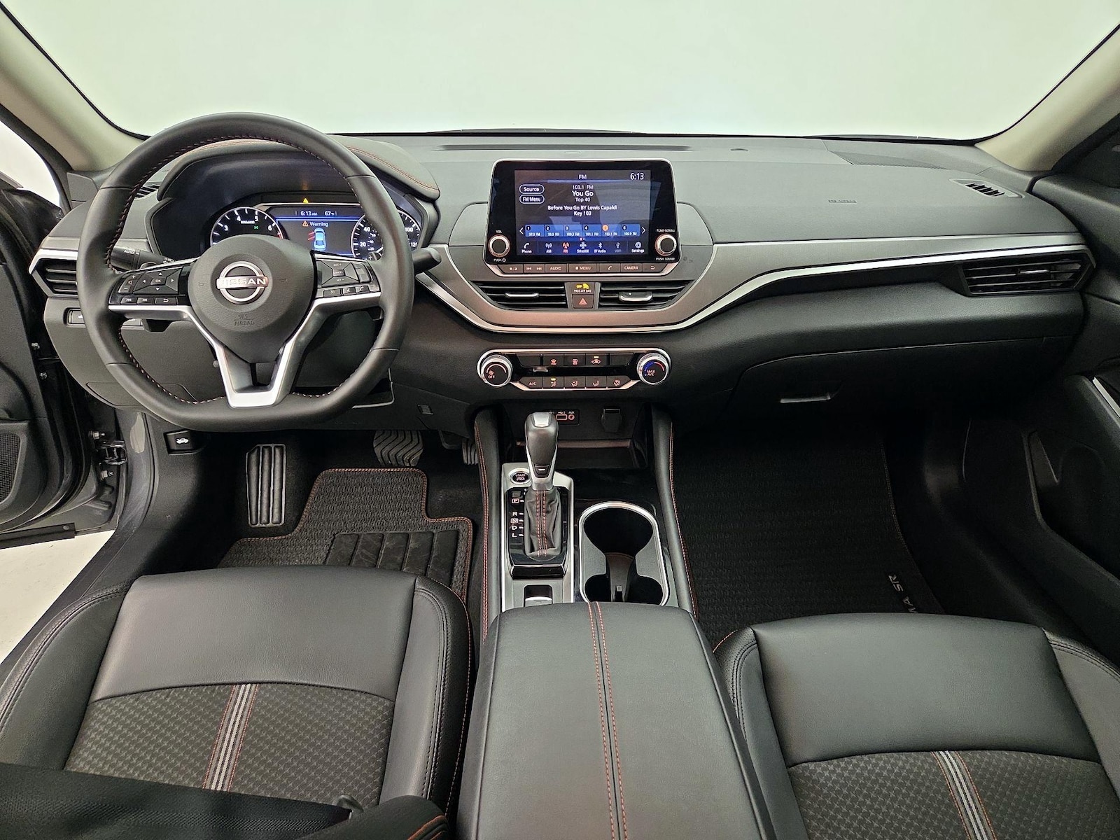 2025 Nissan Altima SR - Photo 10