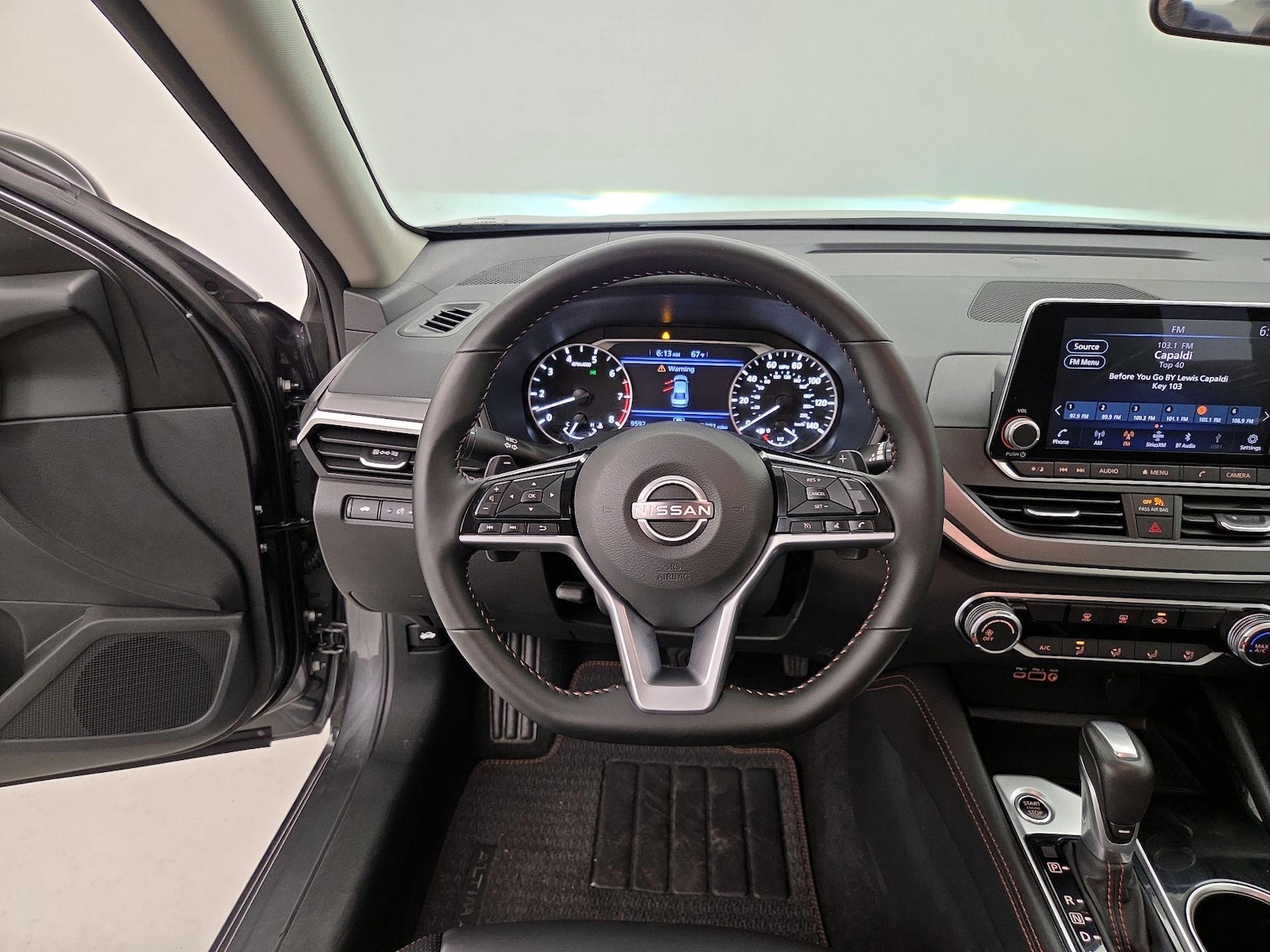 2025 Nissan Altima SR - Photo 11