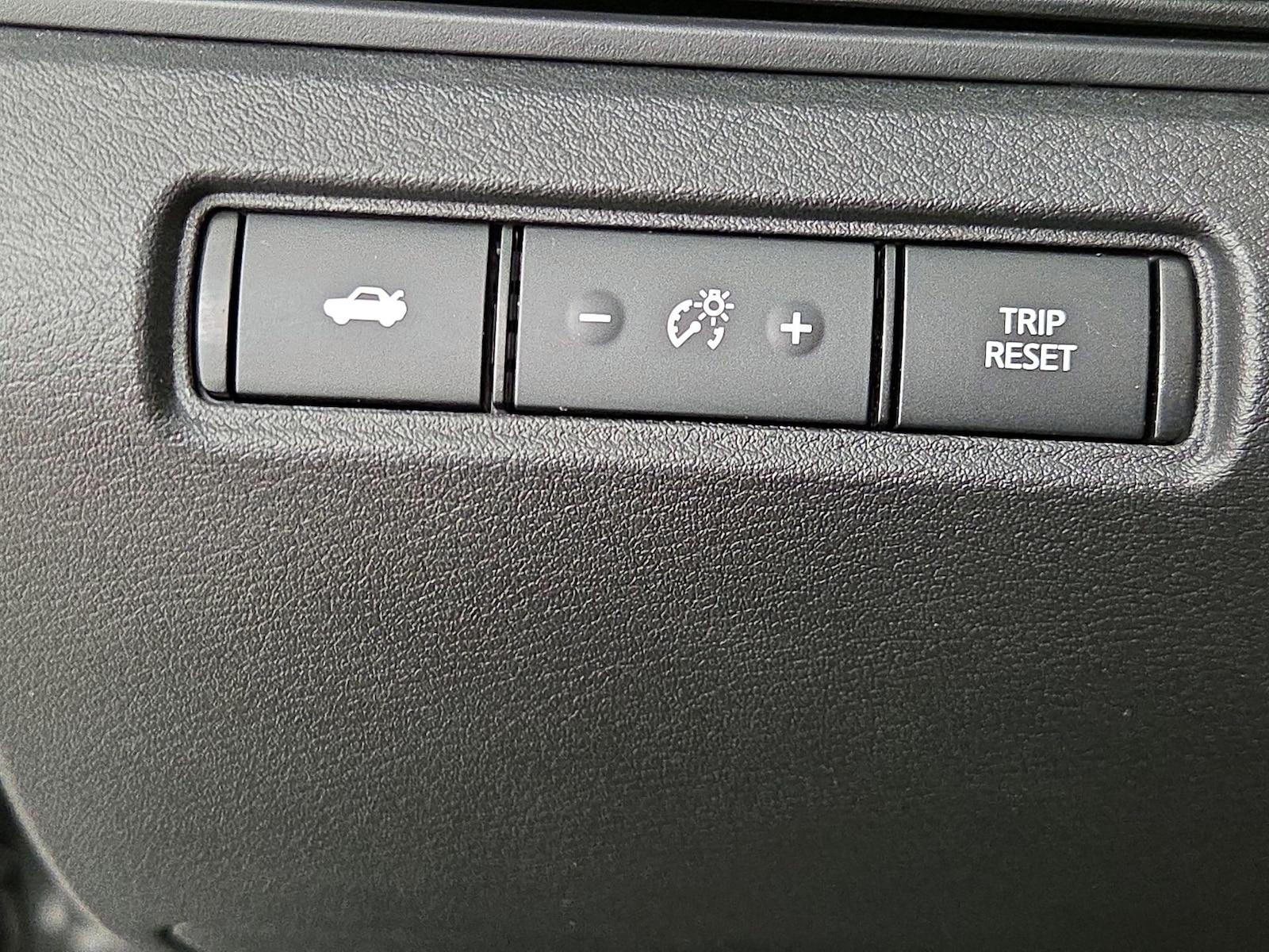 2025 Nissan Altima SR - Photo 14