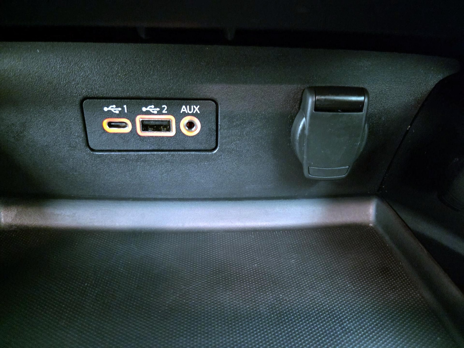 2025 Nissan Altima SR - Photo 19