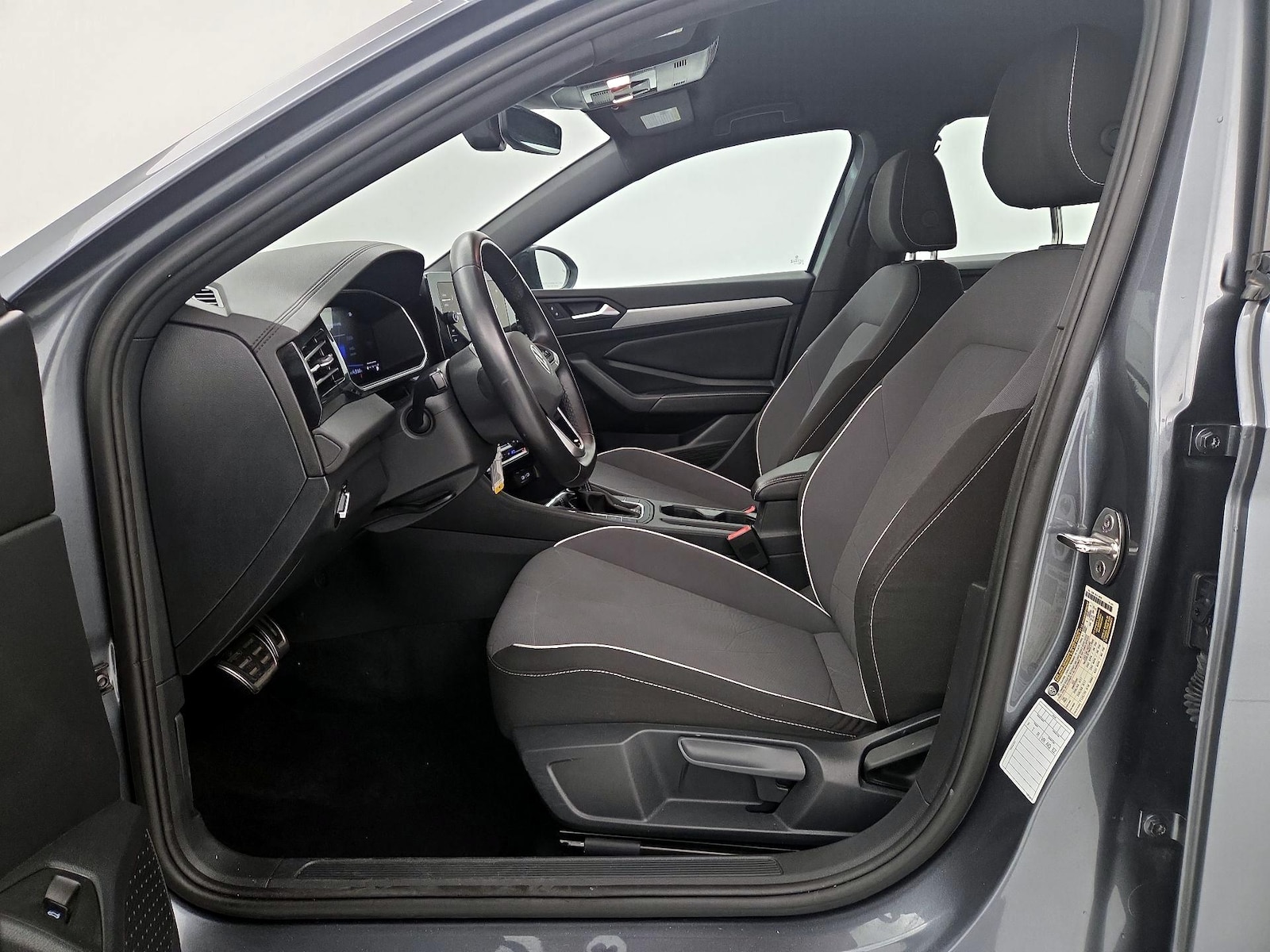 2025 Volkswagen Jetta Sport - Photo 12