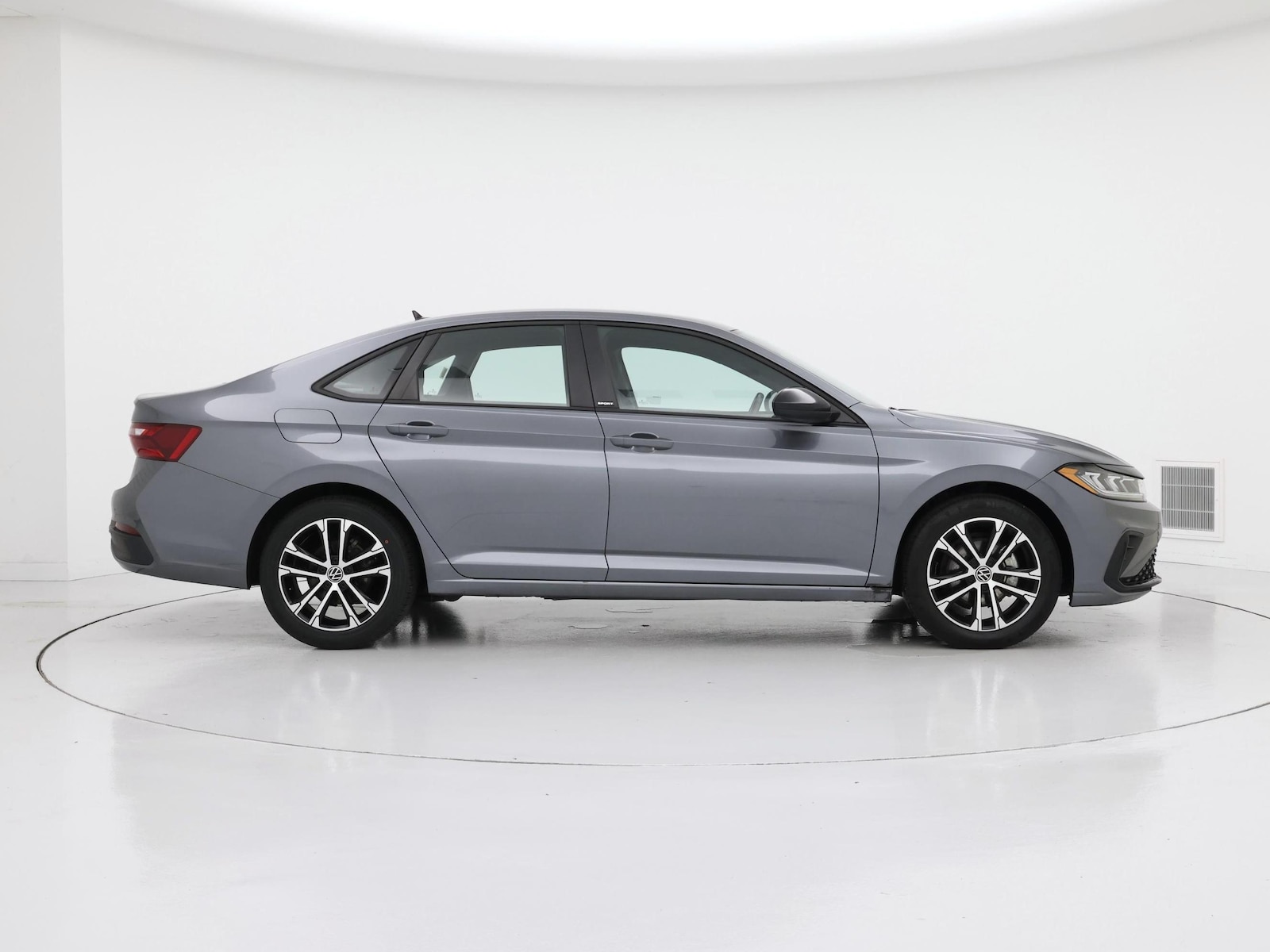 2025 Volkswagen Jetta Sport - Photo 8