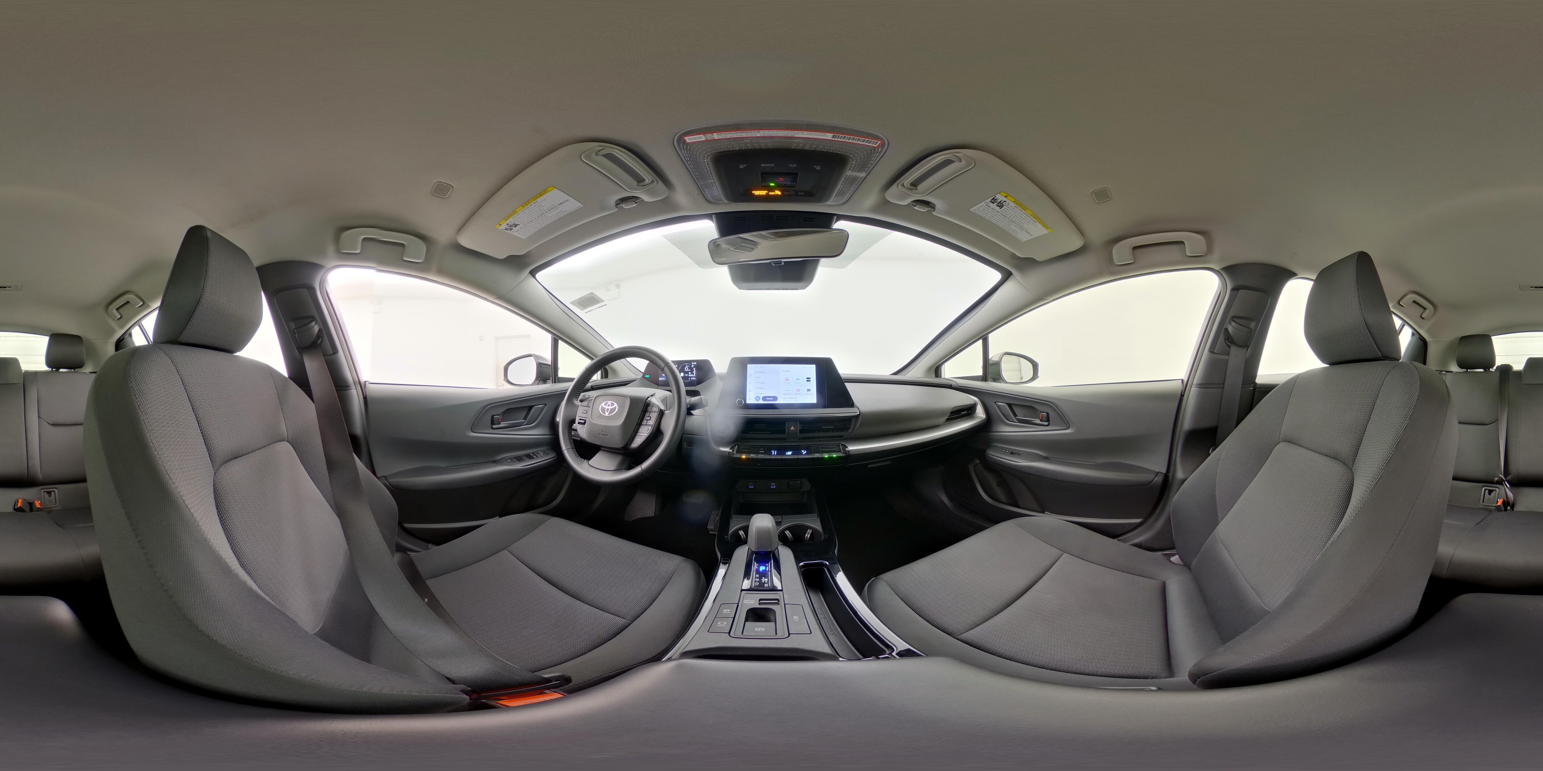 2025 Toyota Prius LE - Photo 24