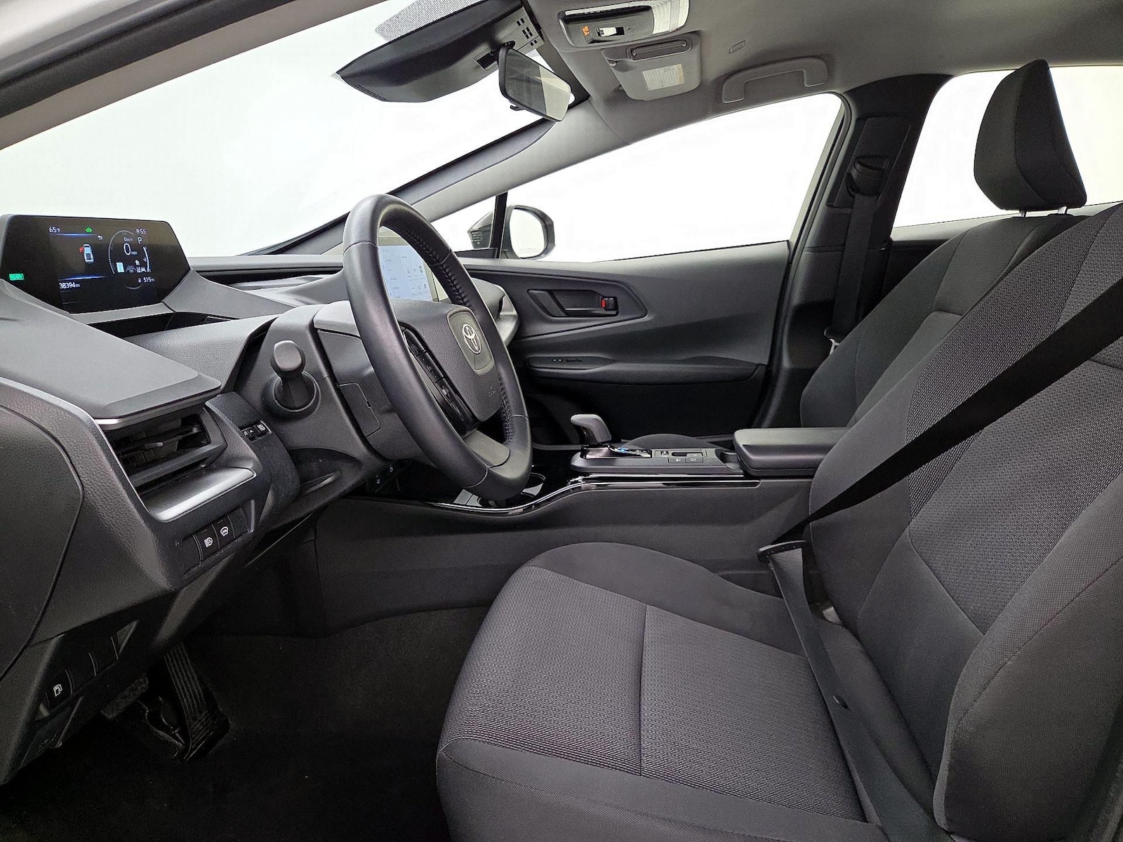 2025 Toyota Prius LE - Photo 12
