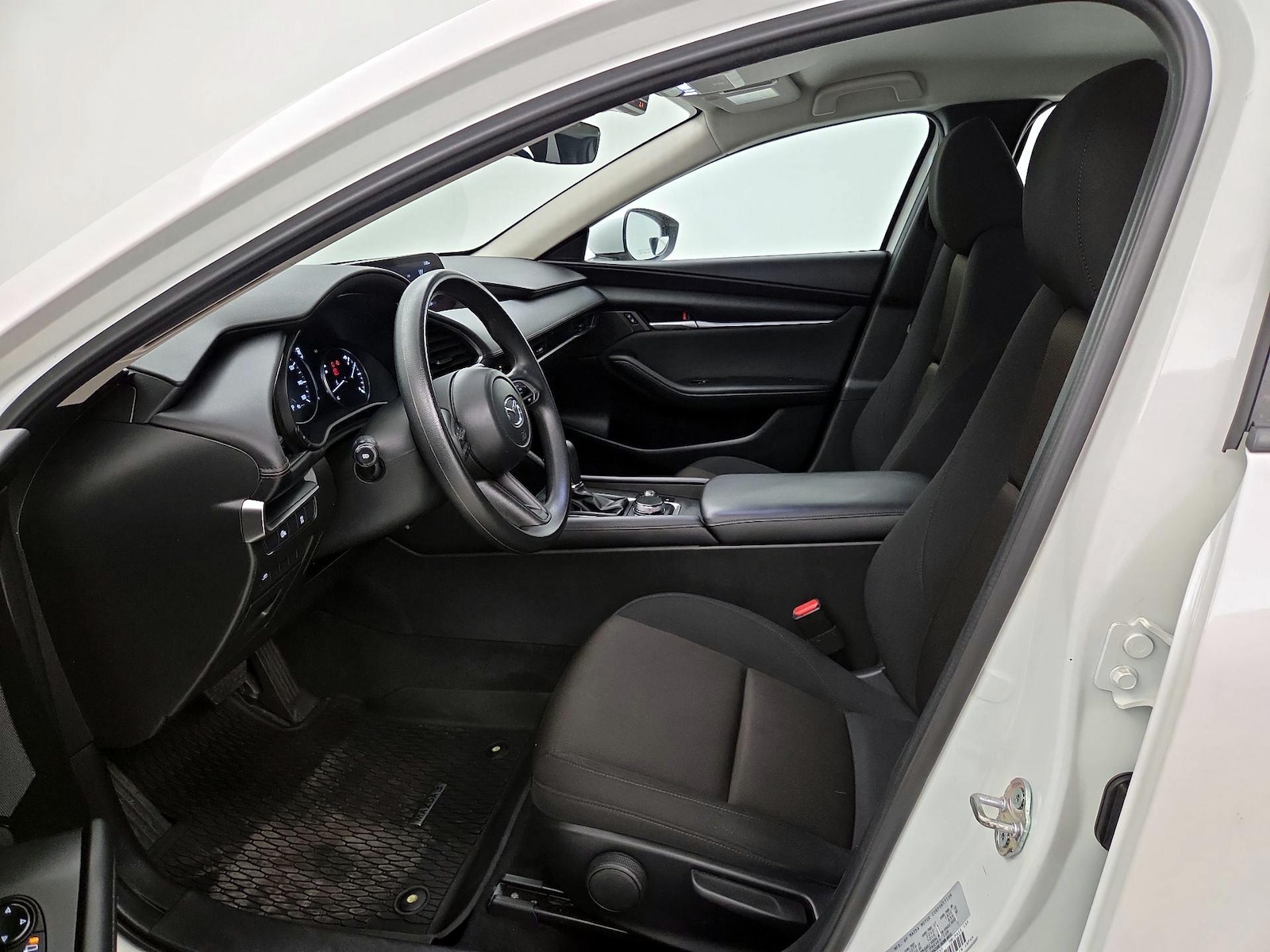 2025 Mazda Mazda3 S - Photo 12