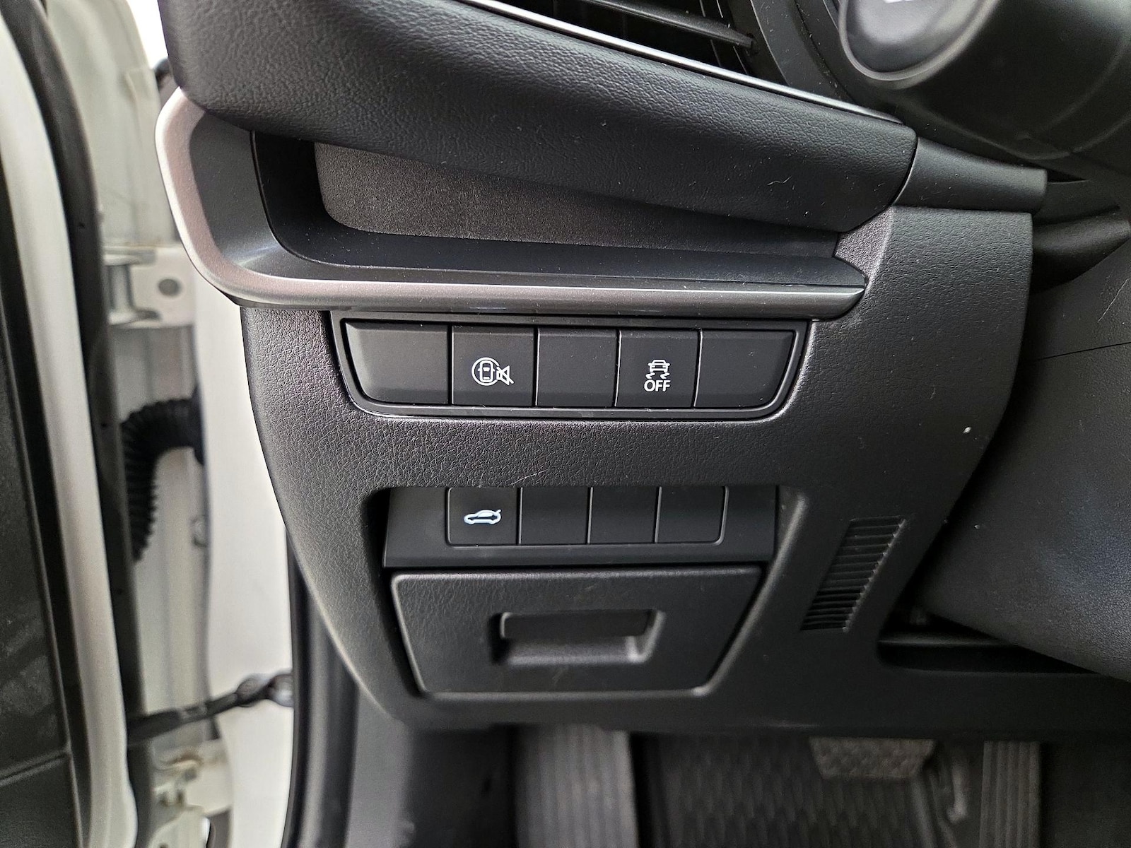 2025 Mazda Mazda3 S - Photo 14