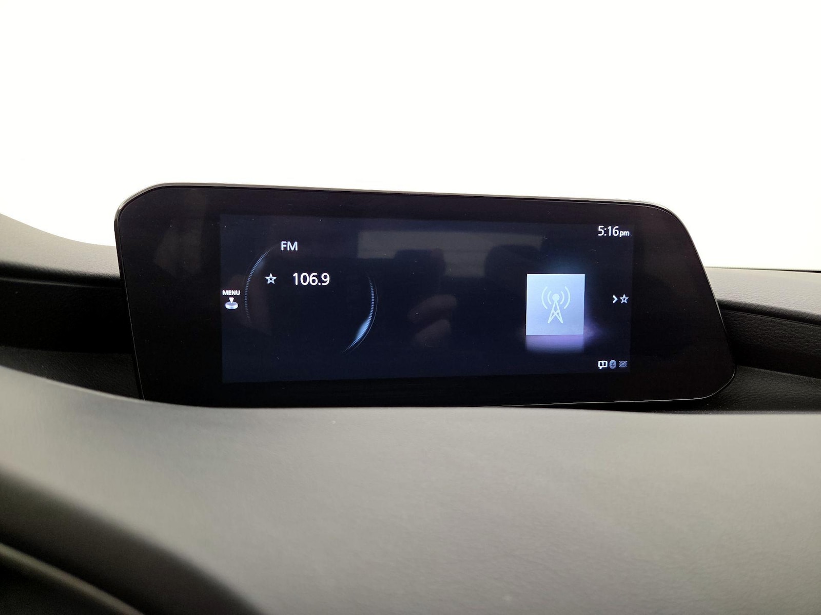 2025 Mazda Mazda3 S - Photo 17