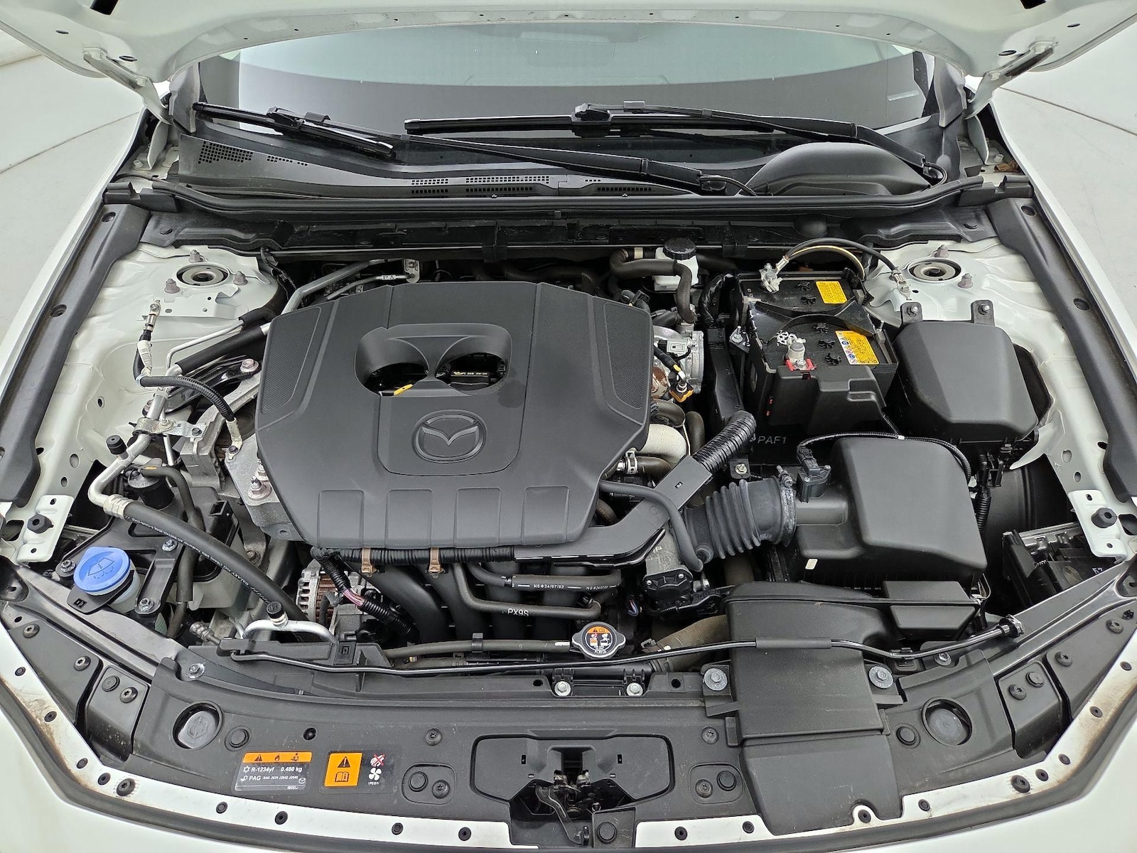 2025 Mazda Mazda3 S - Photo 23