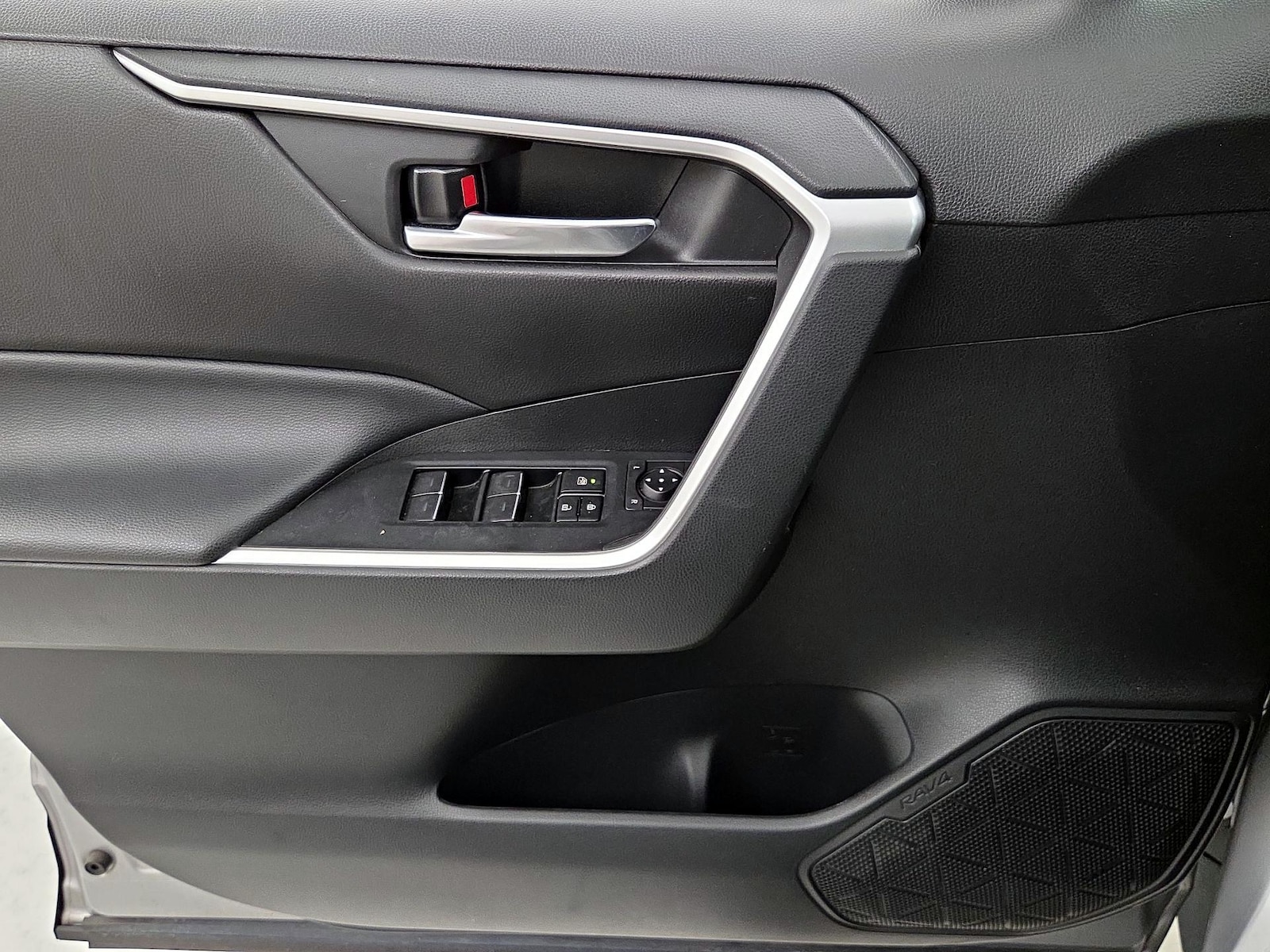 2023 Toyota RAV4 XLE Premium - Photo 13