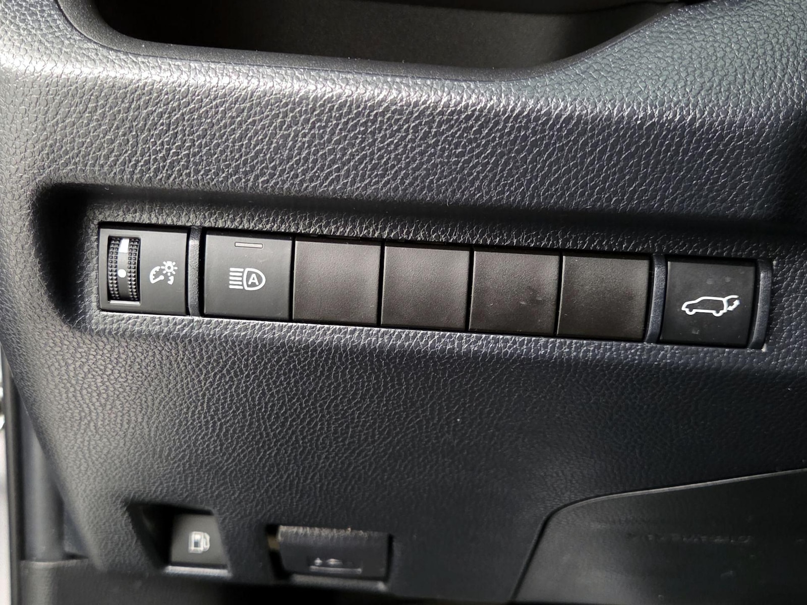 2023 Toyota RAV4 XLE Premium - Photo 14