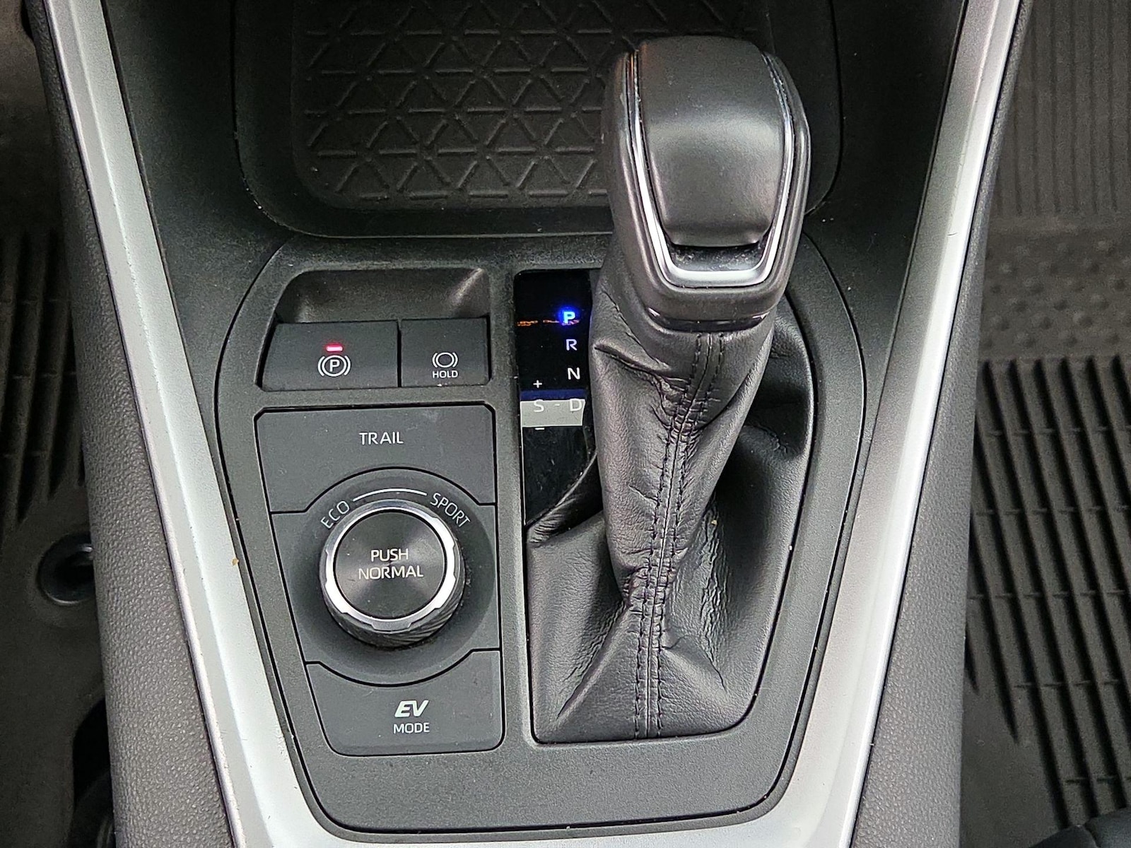 2023 Toyota RAV4 XLE Premium - Photo 18