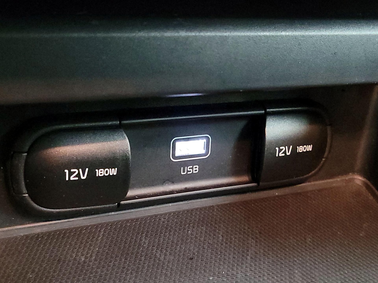 2023 Kia Soul LX - Photo 18
