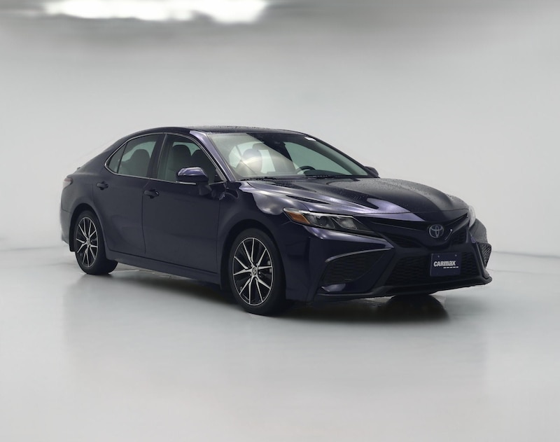 2022 Toyota Camry Hybrid SE