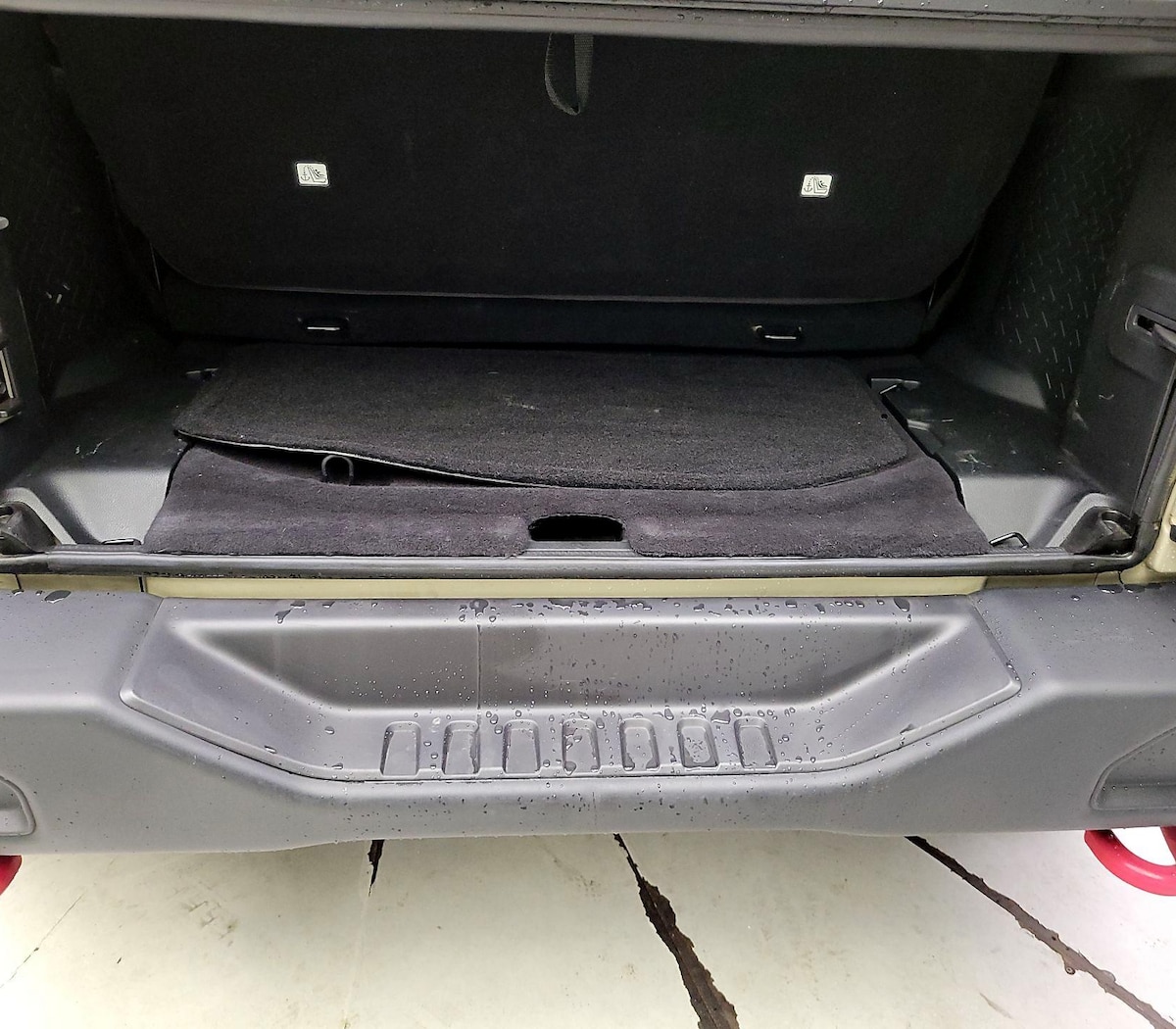 Trunk/Cargo (Seats Up)