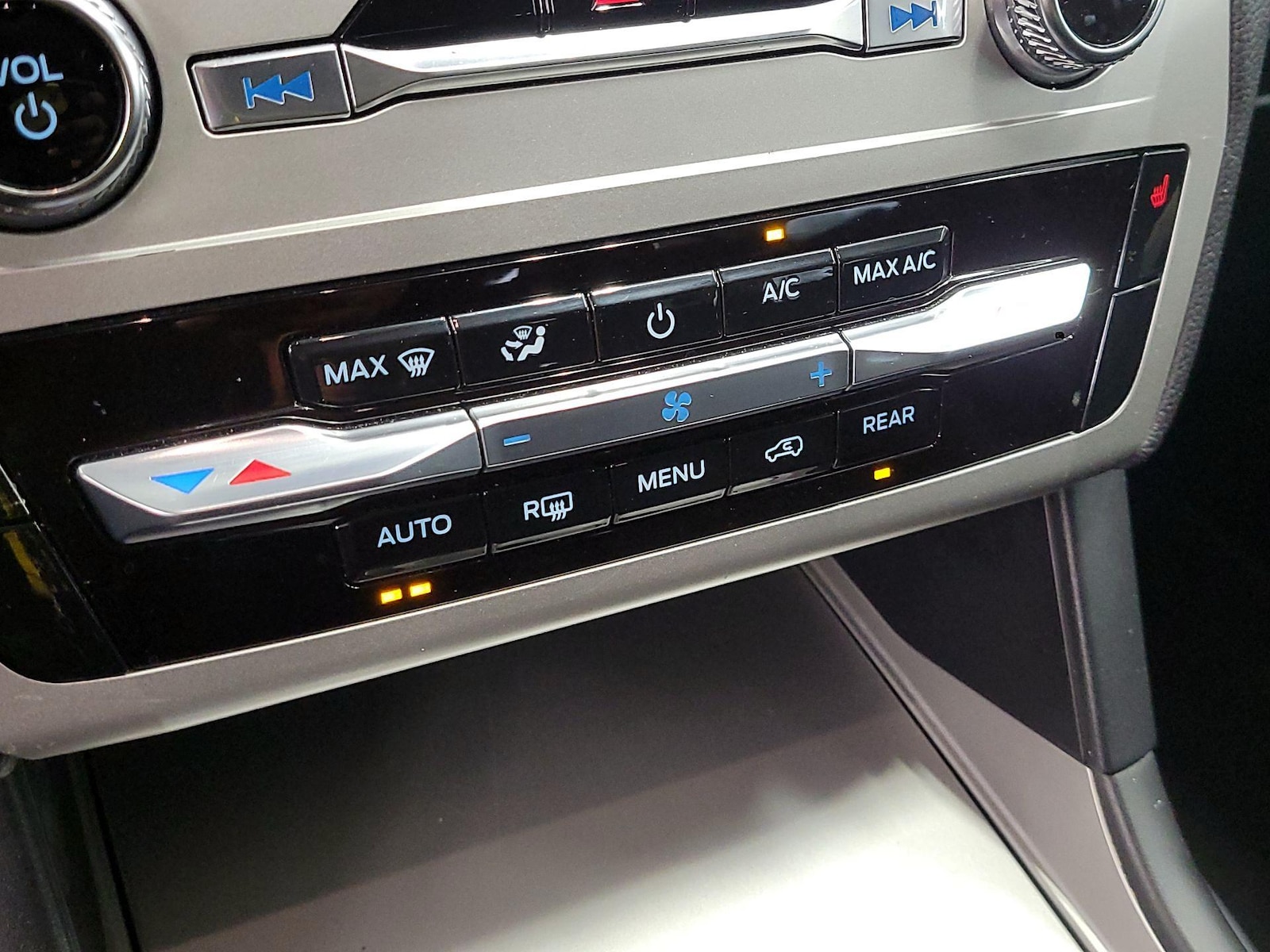 2022 Ford Explorer XLT - Photo 17