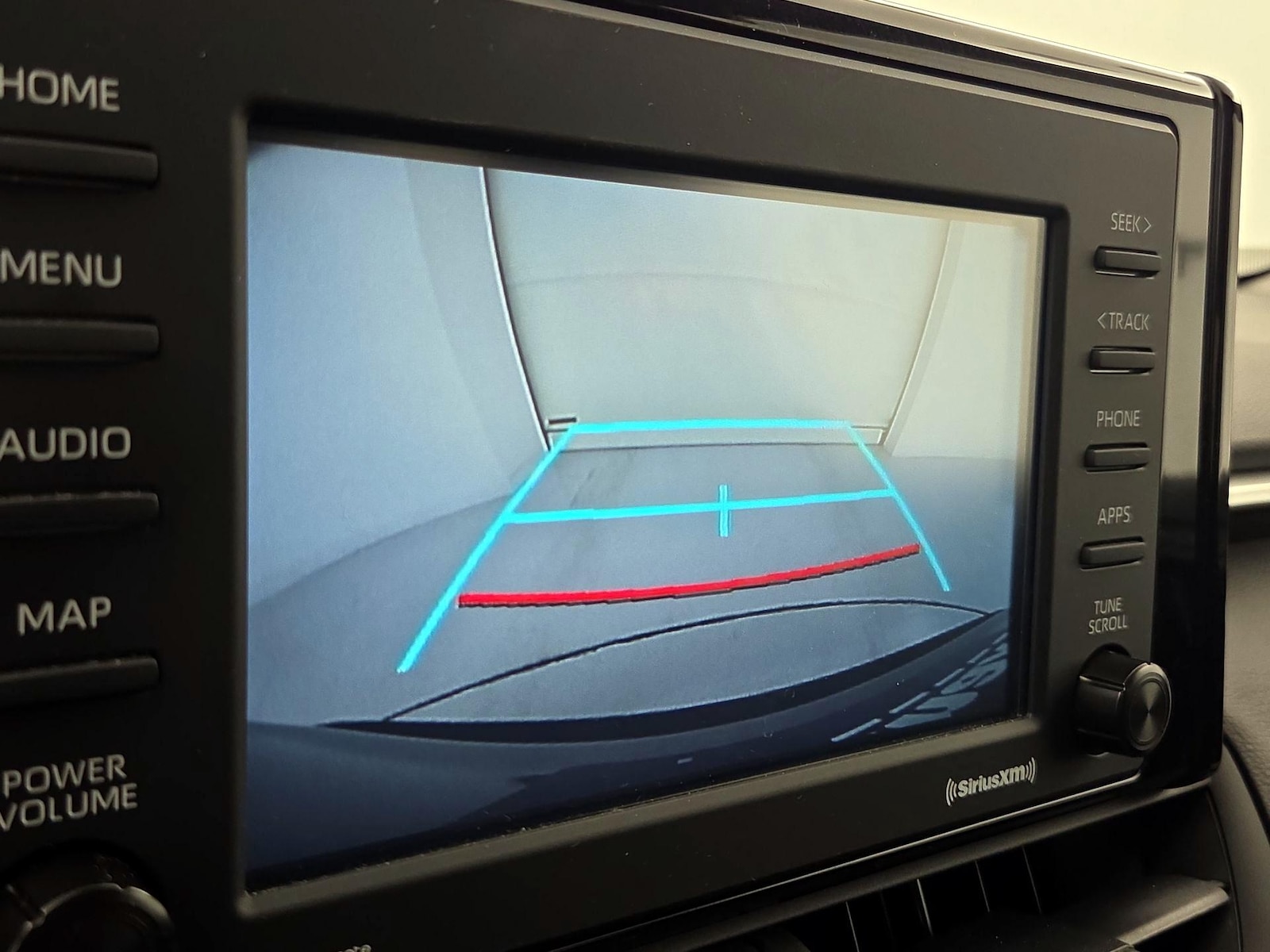 2022 Toyota RAV4 LE - Photo 15