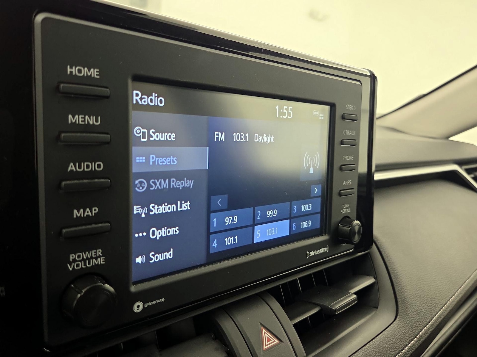 2022 Toyota RAV4 LE - Photo 16