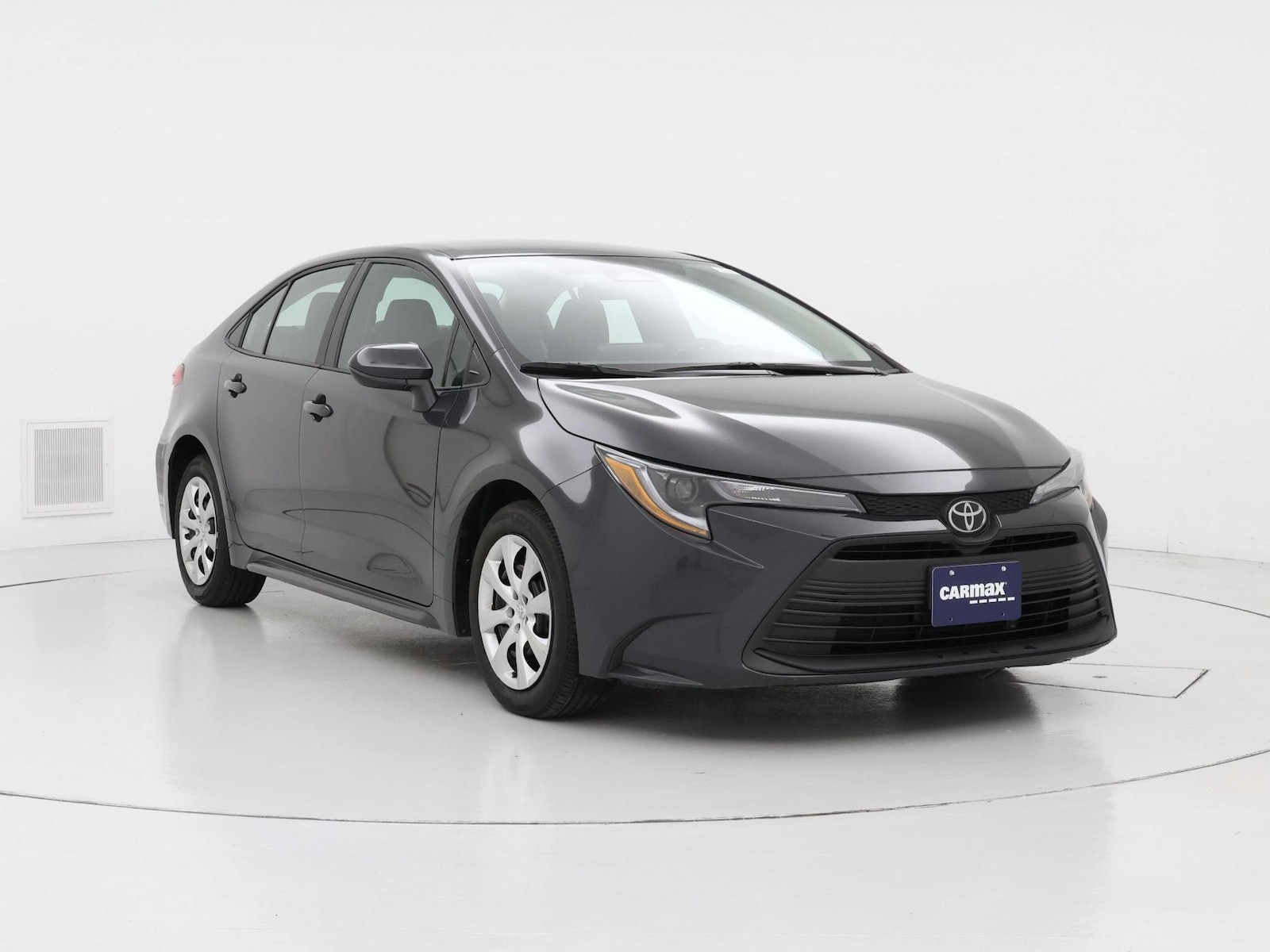 2025 Toyota Corolla LE - Photo 2