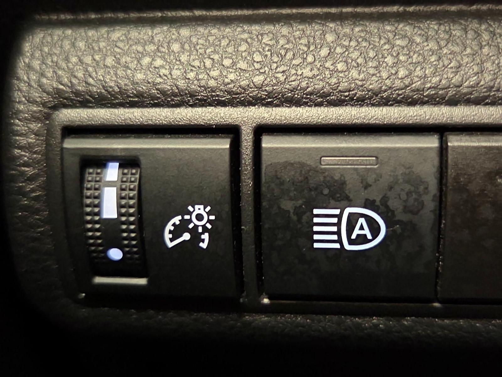 2025 Toyota Corolla LE - Photo 14
