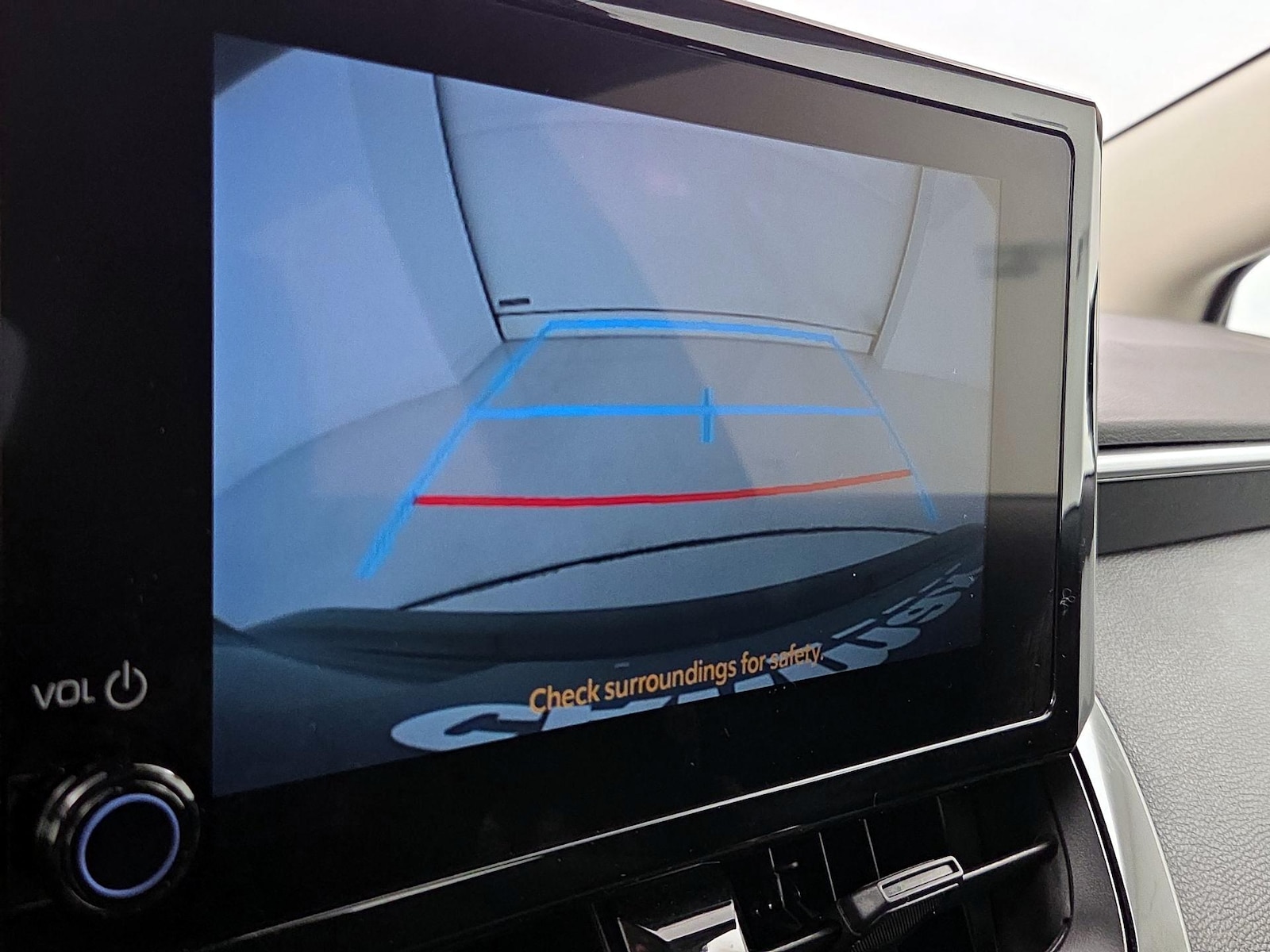 2025 Toyota Corolla LE - Photo 15
