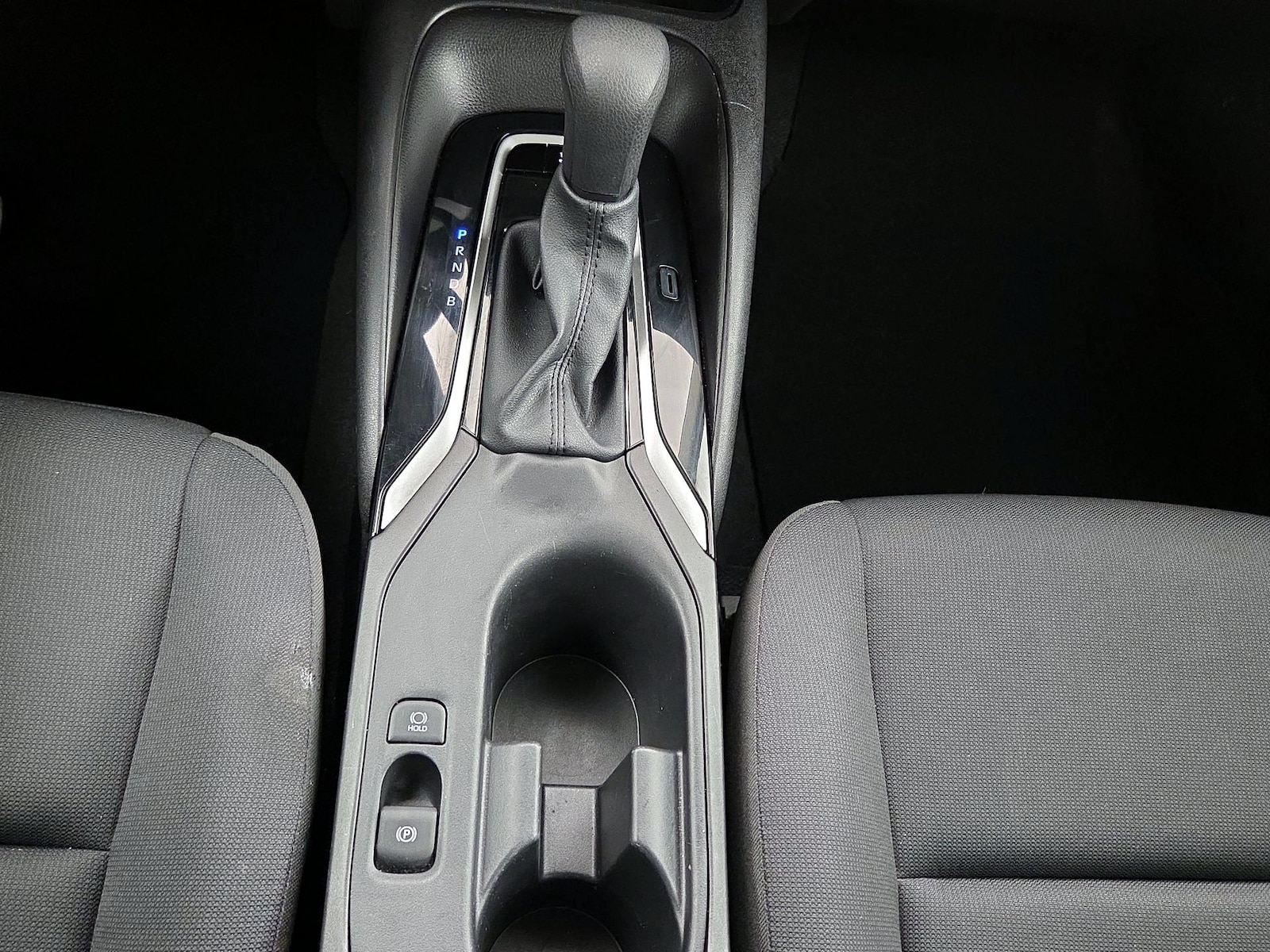 2025 Toyota Corolla LE - Photo 18