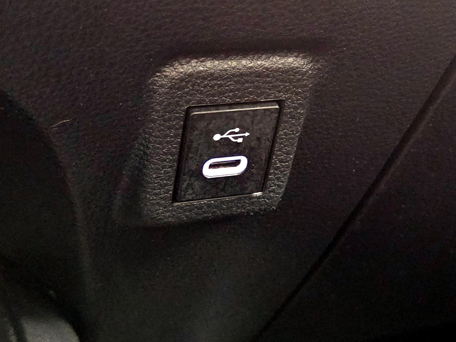 2025 Toyota Corolla LE - Photo 19