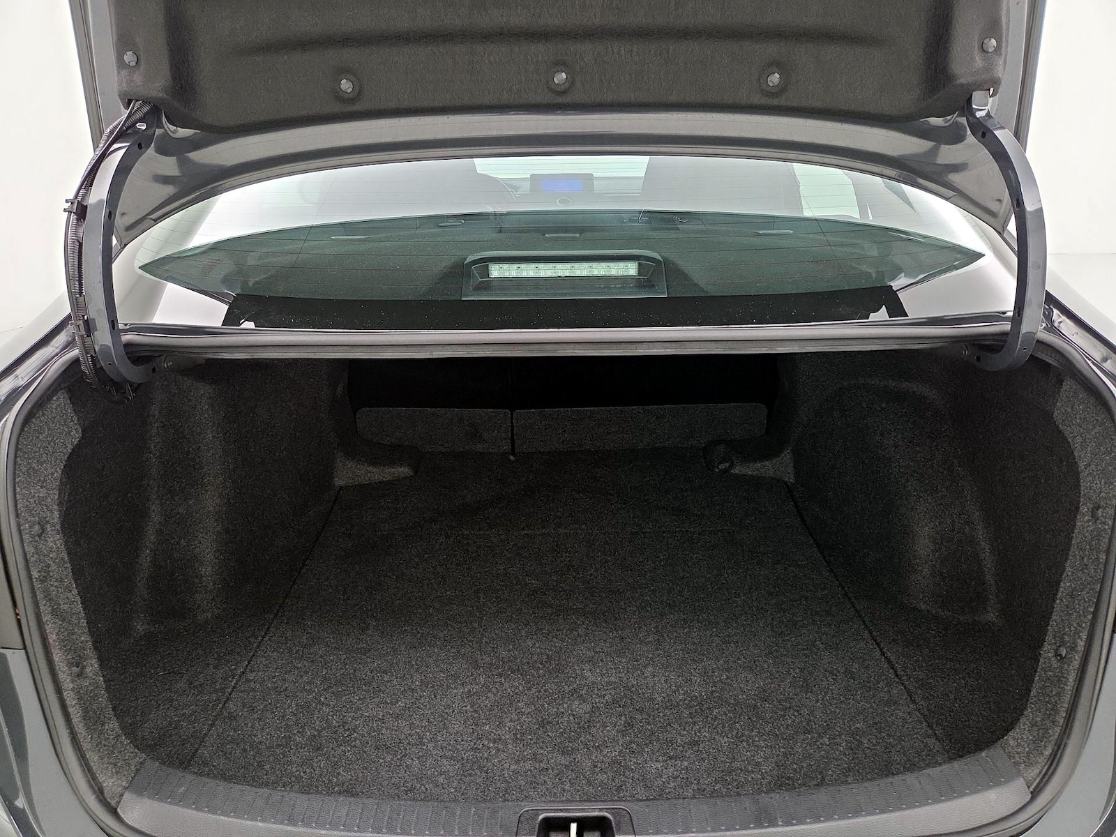 2025 Toyota Corolla LE - Photo 21