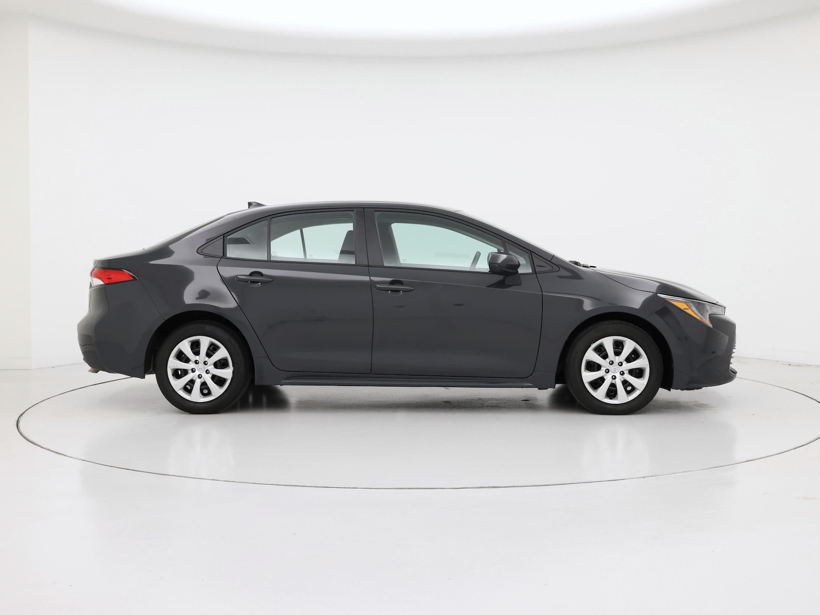 2025 Toyota Corolla LE - Photo 8