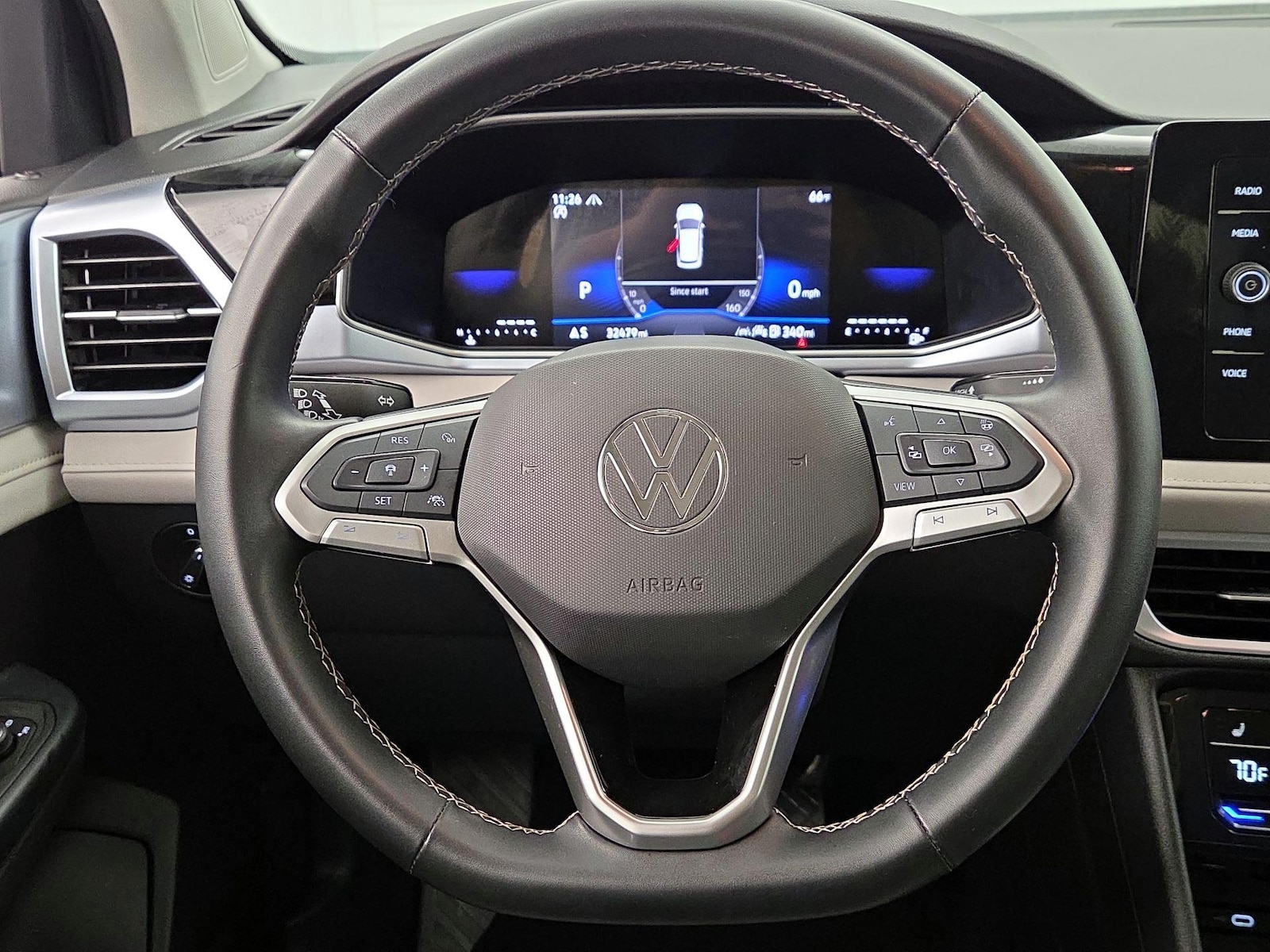 2025 Volkswagen Taos SE - Photo 11