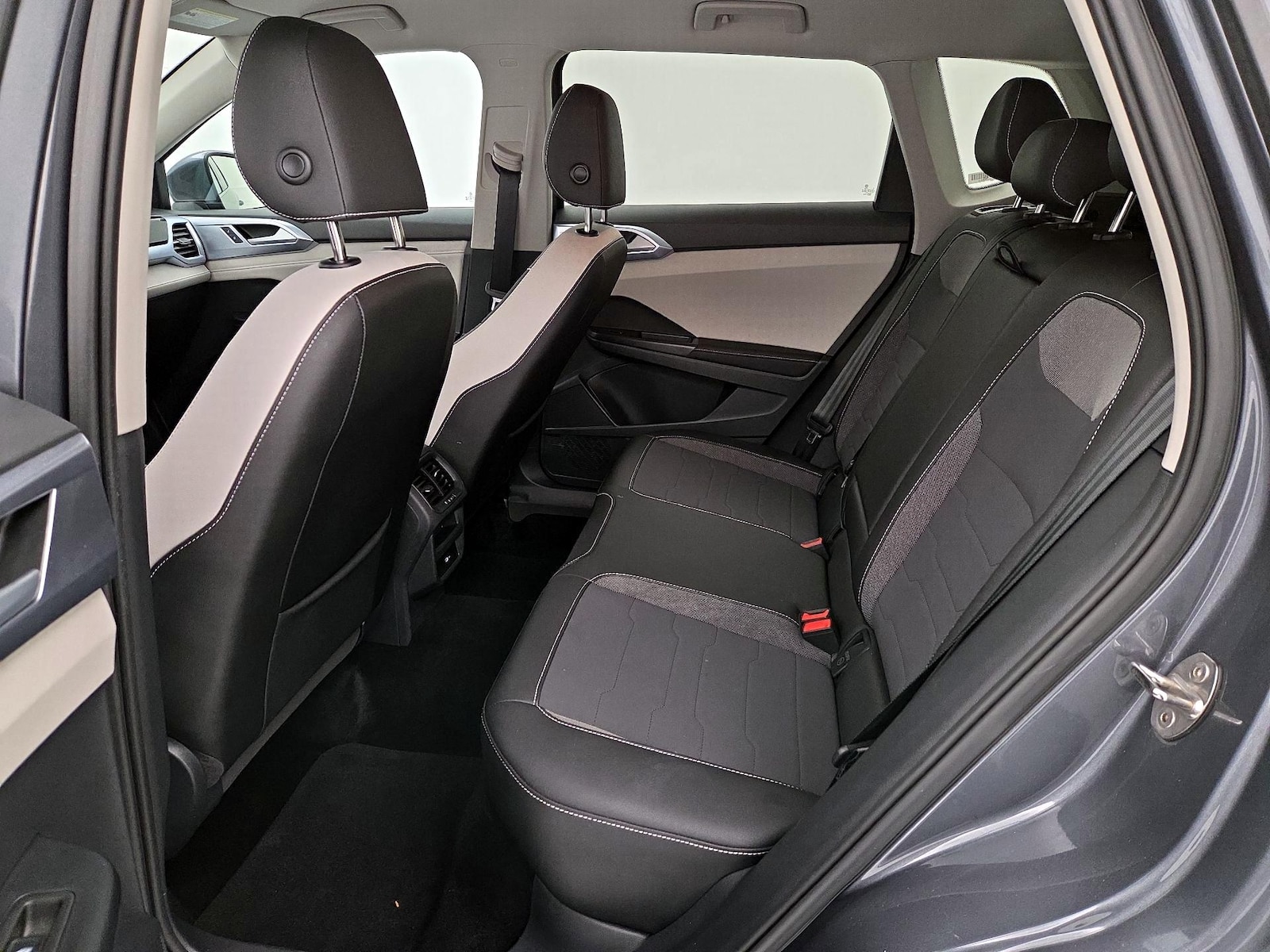 2025 Volkswagen Taos SE - Photo 20