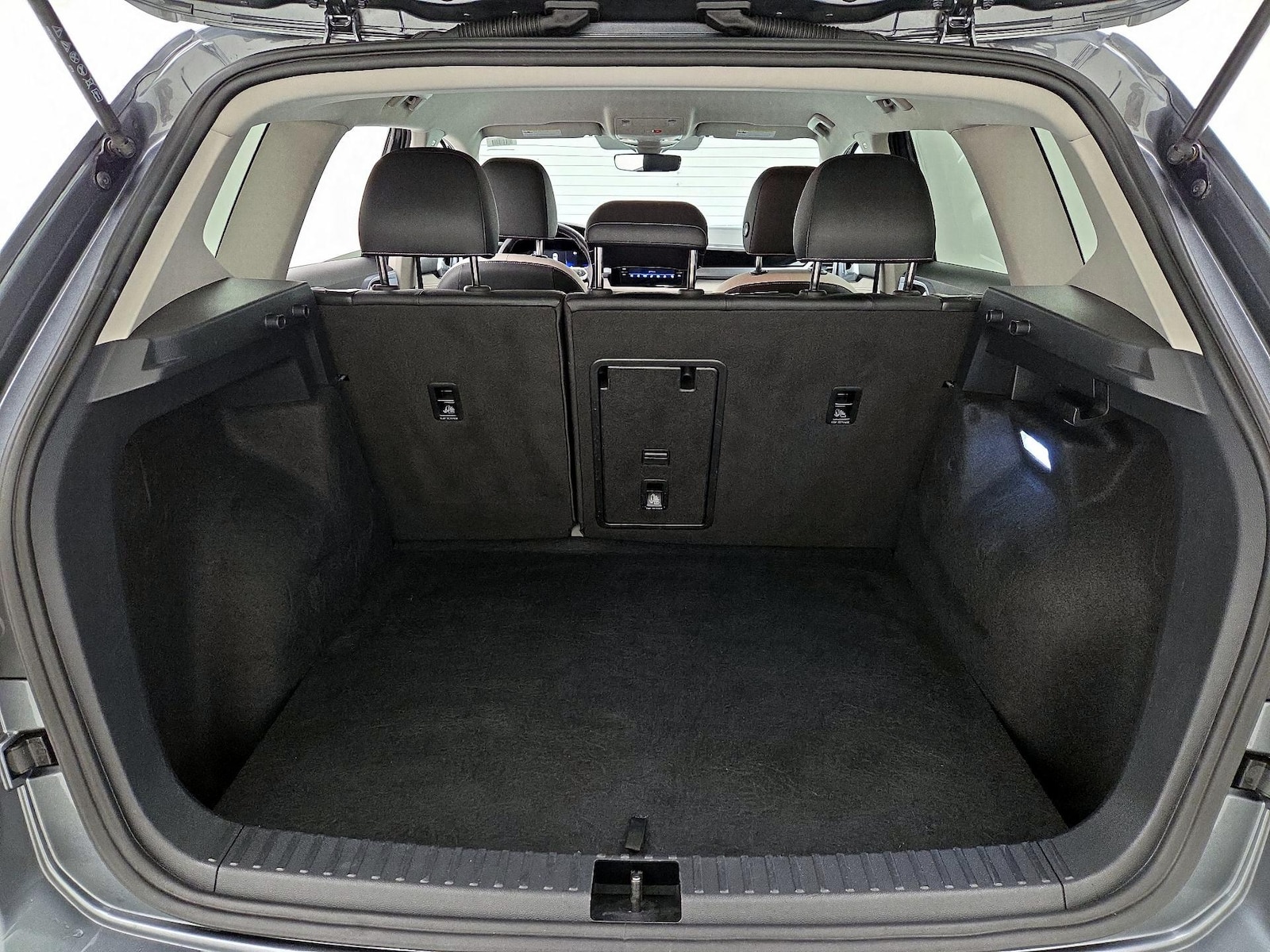 2025 Volkswagen Taos SE - Photo 21