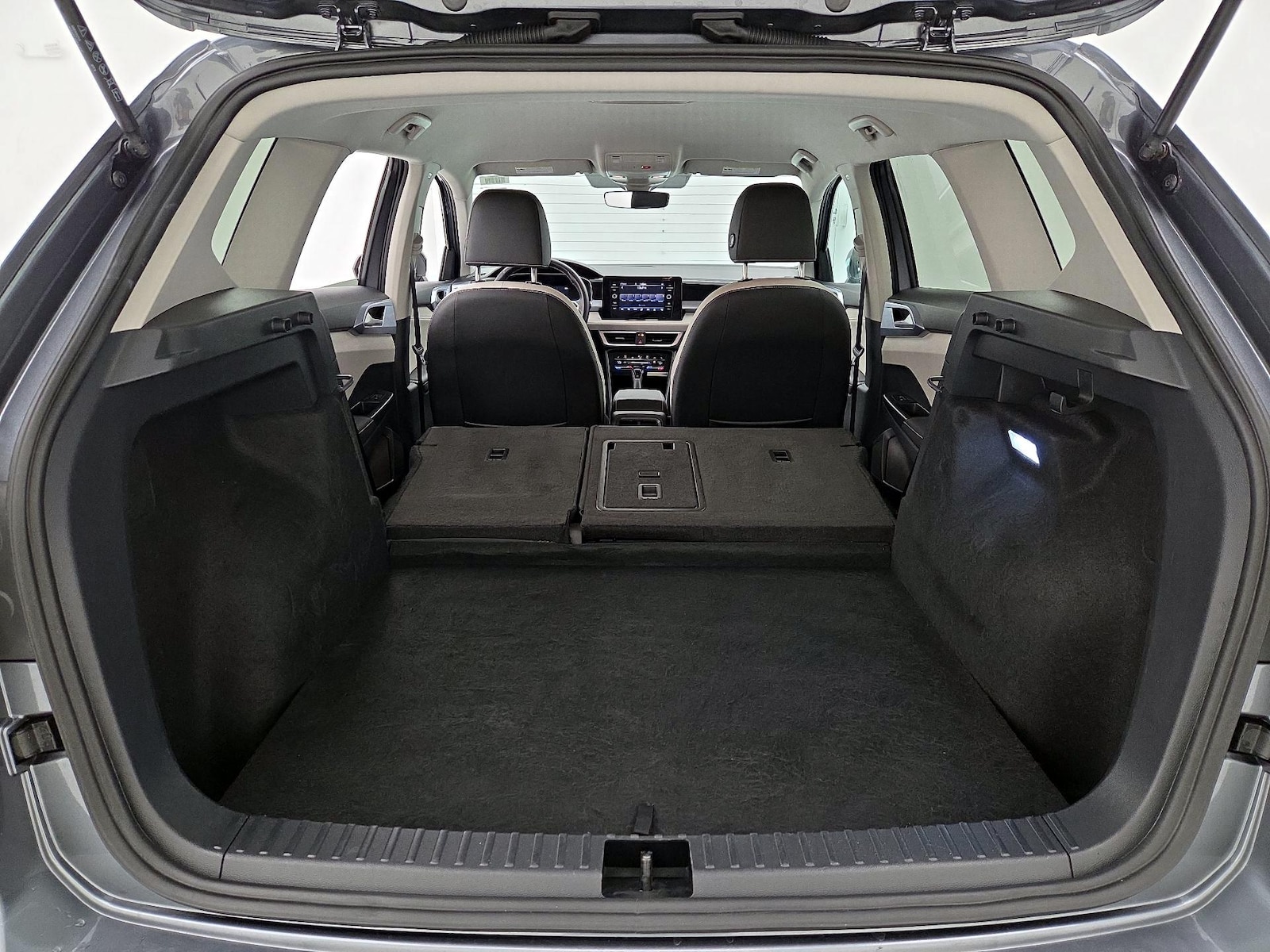 2025 Volkswagen Taos SE - Photo 22