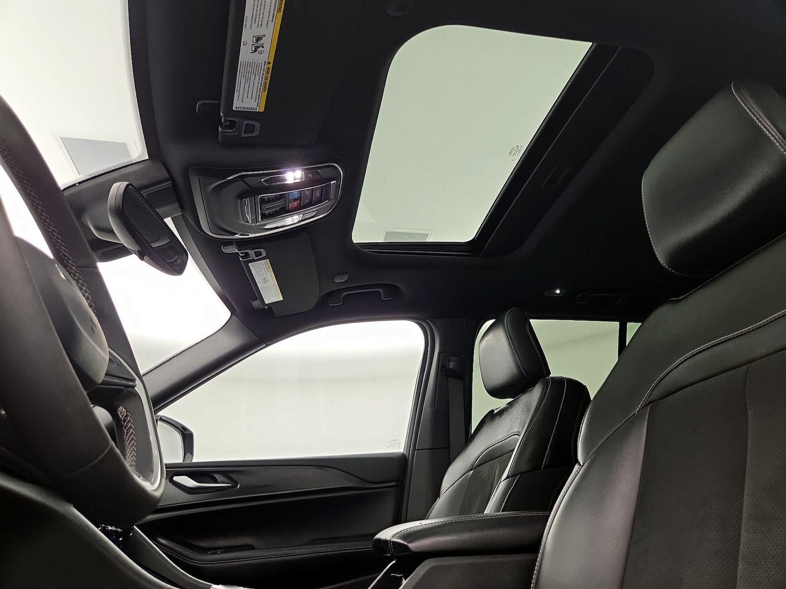 Sunroof(s) & Overhead Airbags