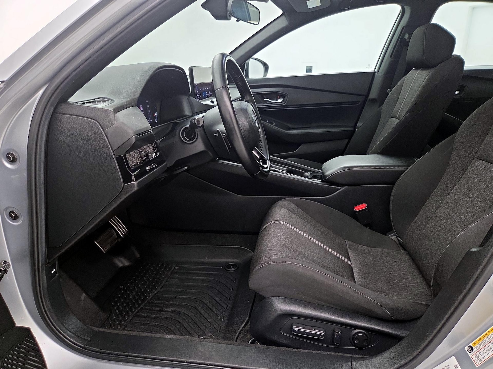 Power Seat(s) & Side Airbags
