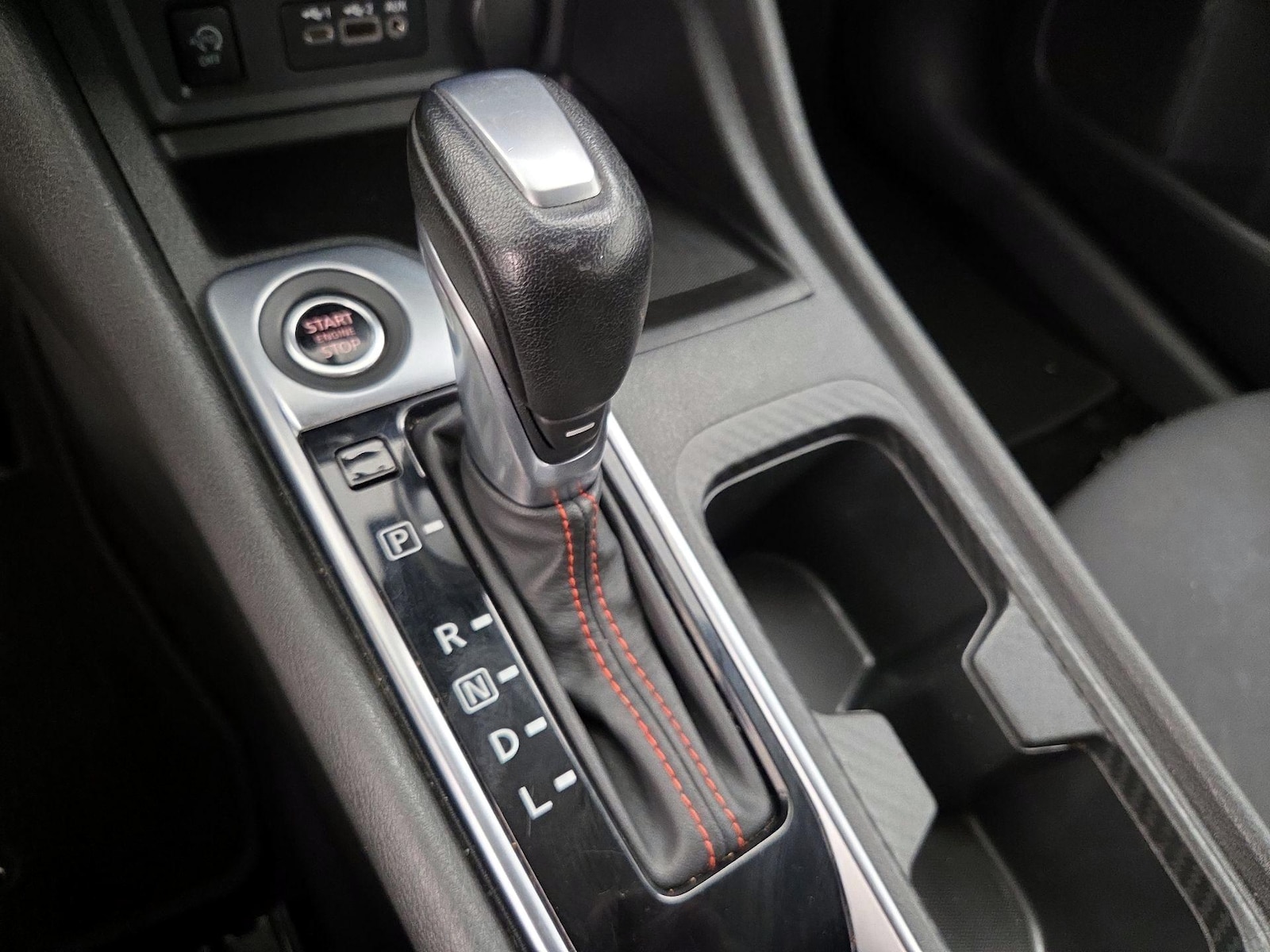 2025 Nissan Sentra SR - Photo 18