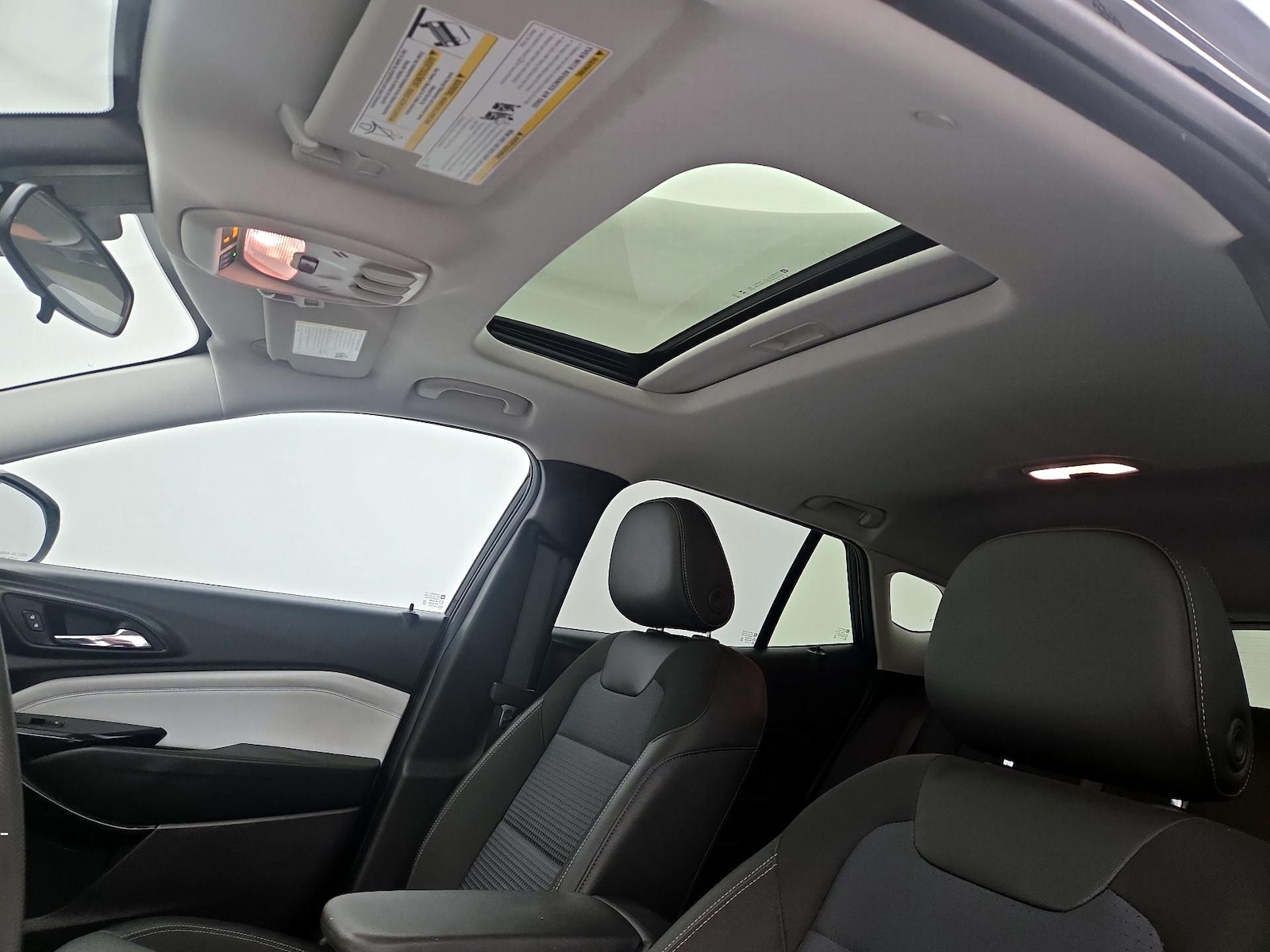 Sunroof(s) & Overhead Airbags