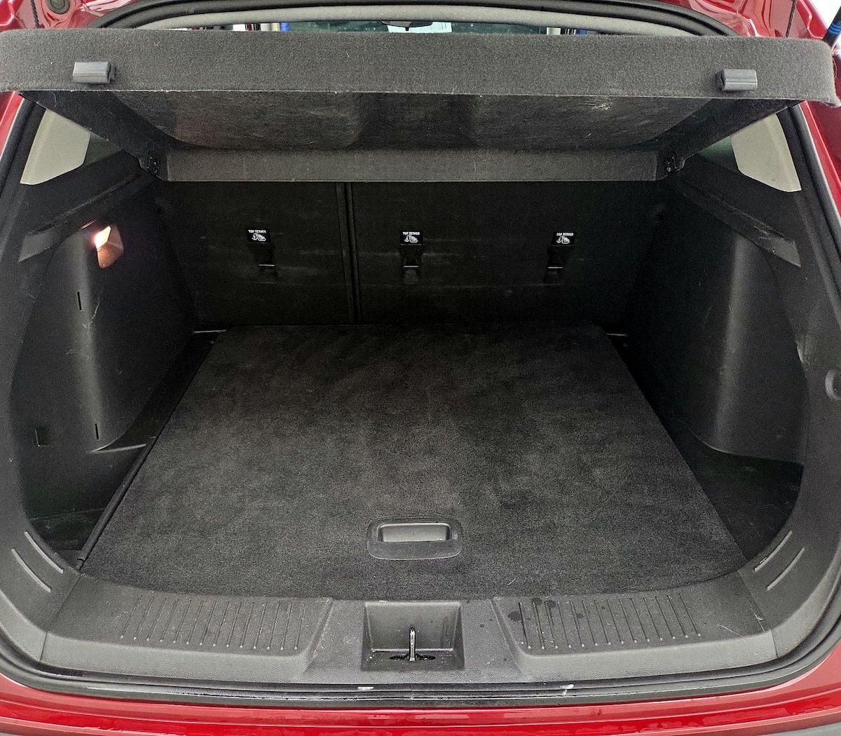 Trunk/Cargo (Seats Up)