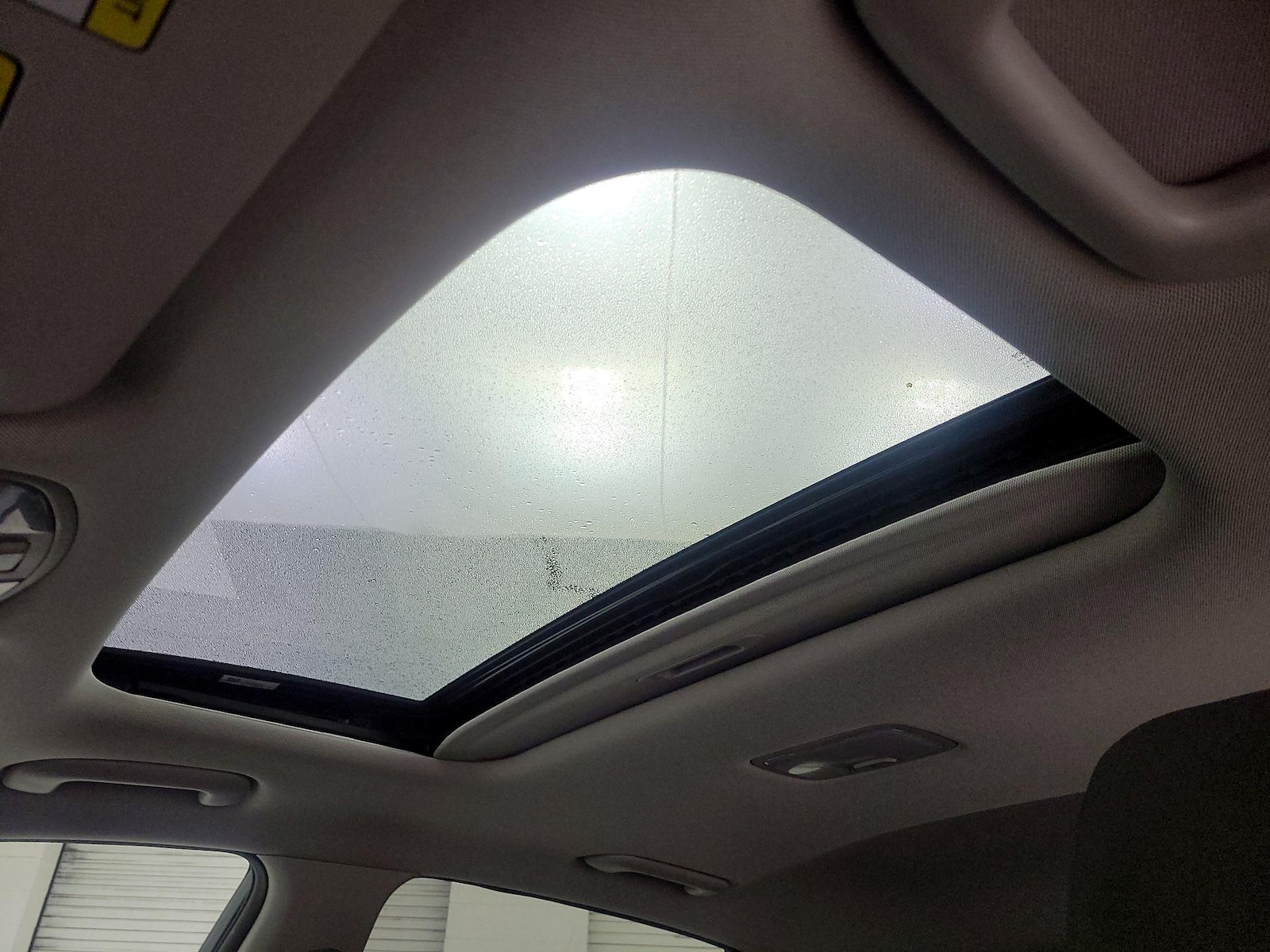 Sunroof(s) & Overhead Airbags