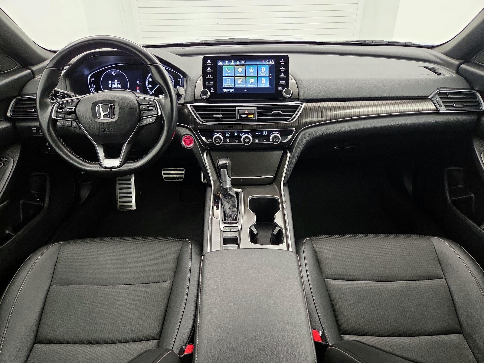 Apple CarPlay® & Android Auto™