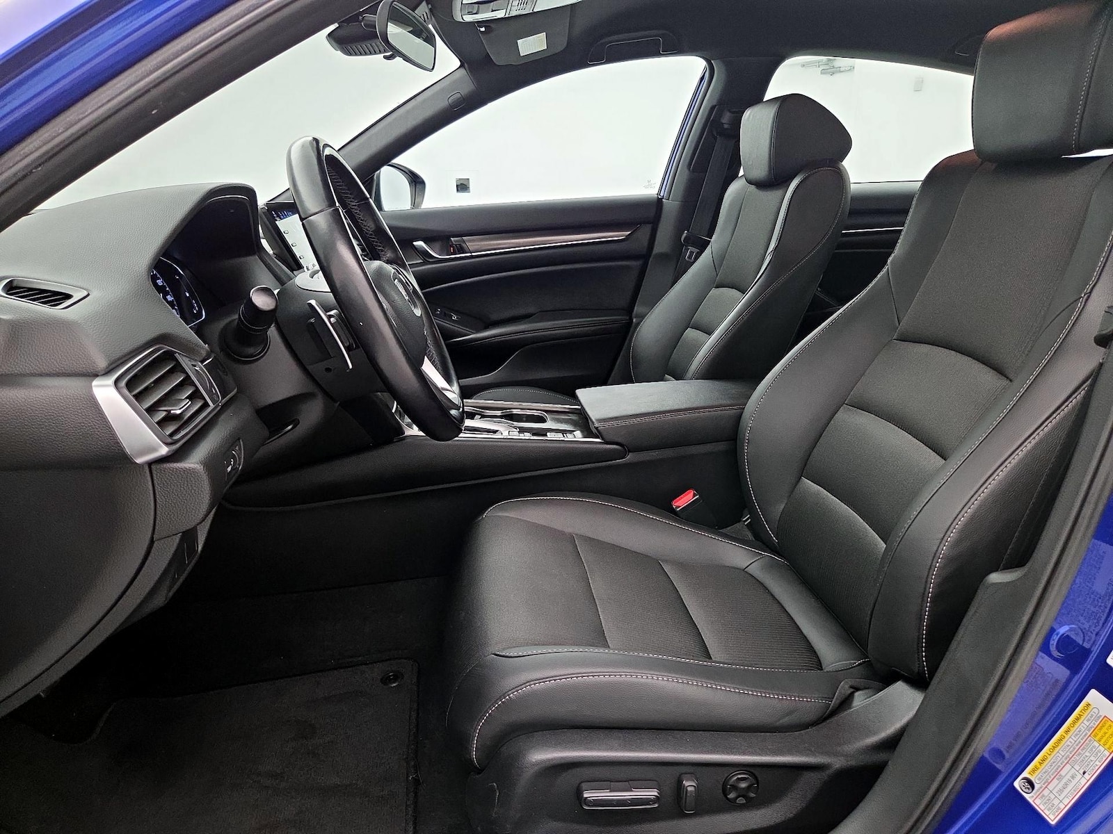 Power Seat(s) & Side Airbags