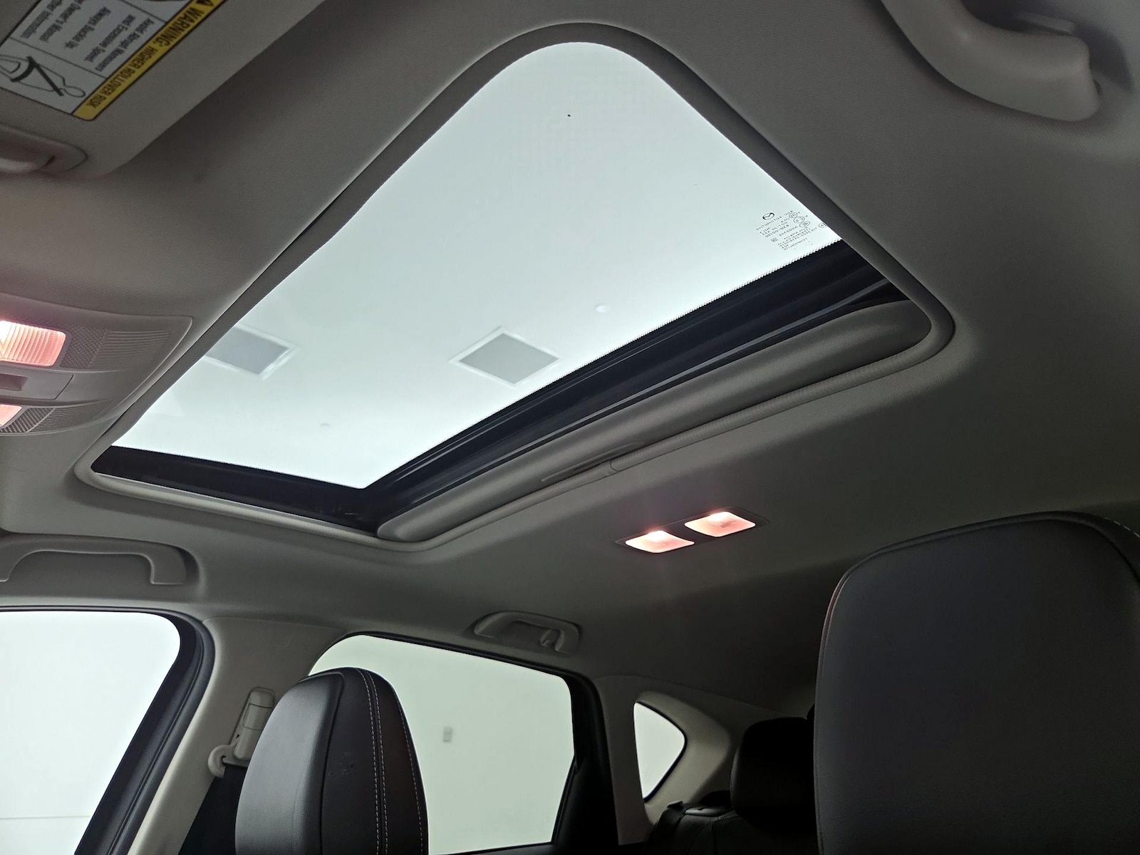 Sunroof(s) & Overhead Airbags