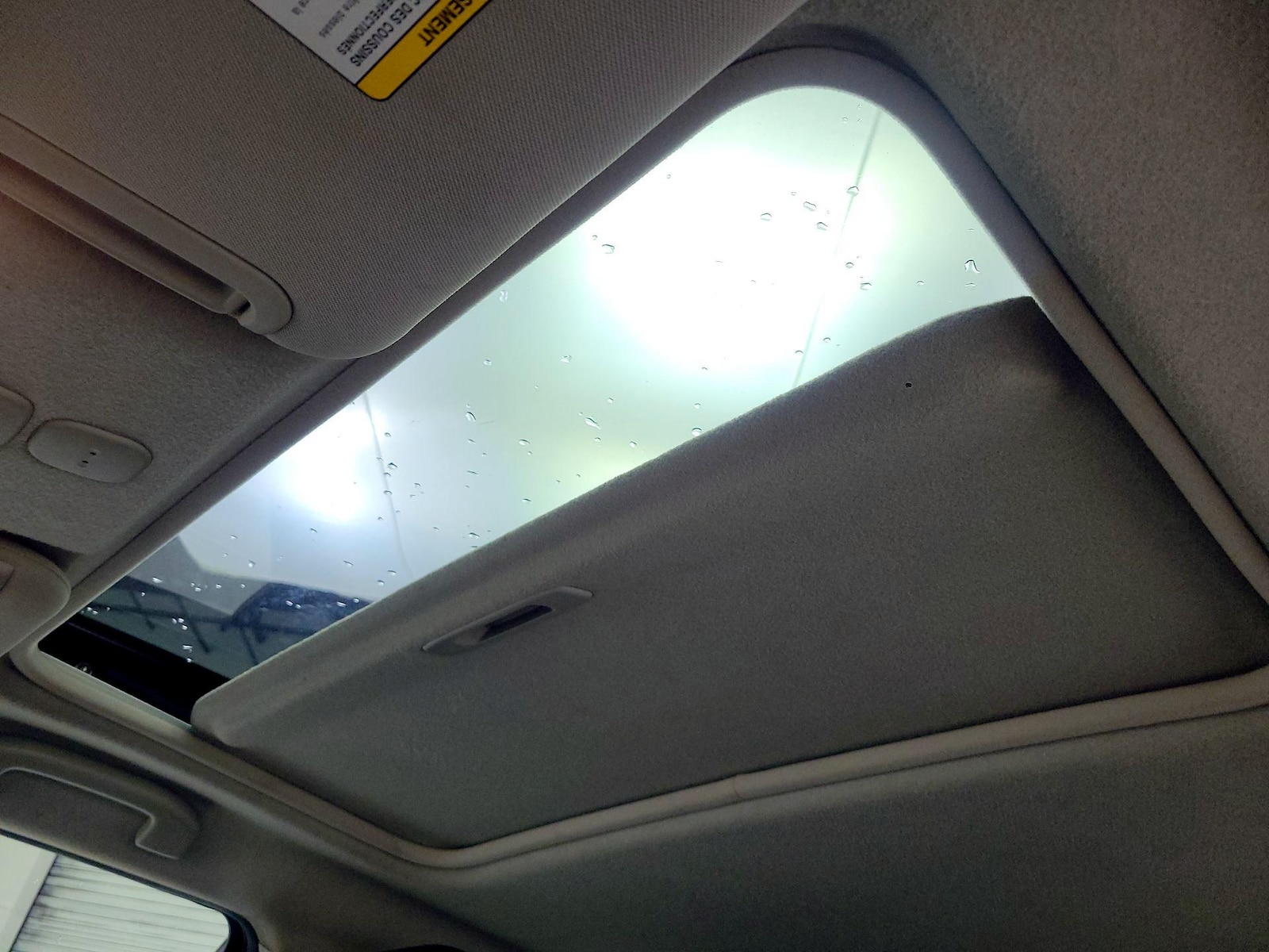 Sunroof(s) & Overhead Airbags