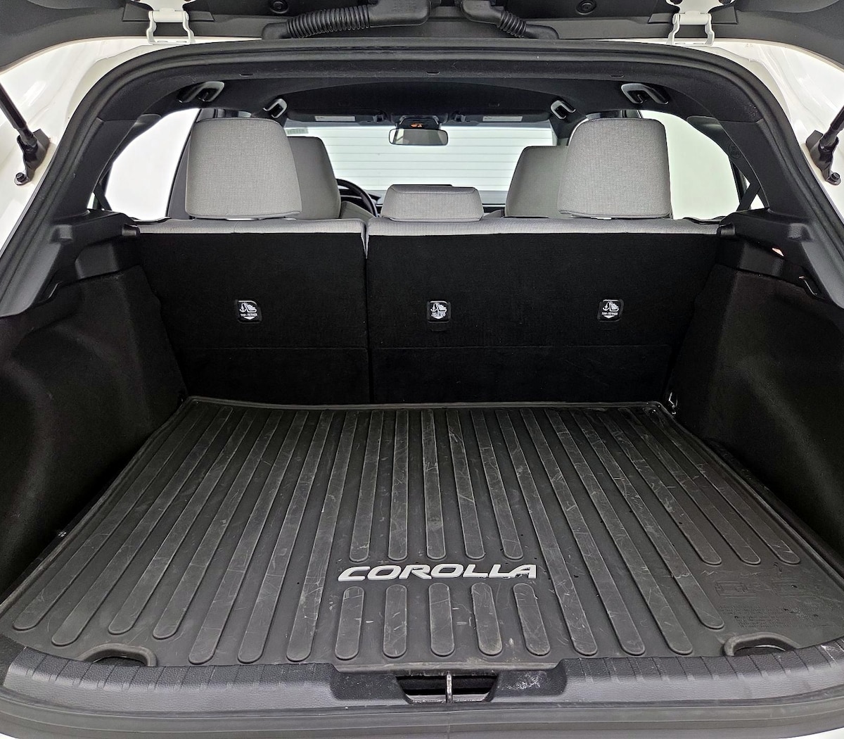 Trunk/Cargo (Seats Up)