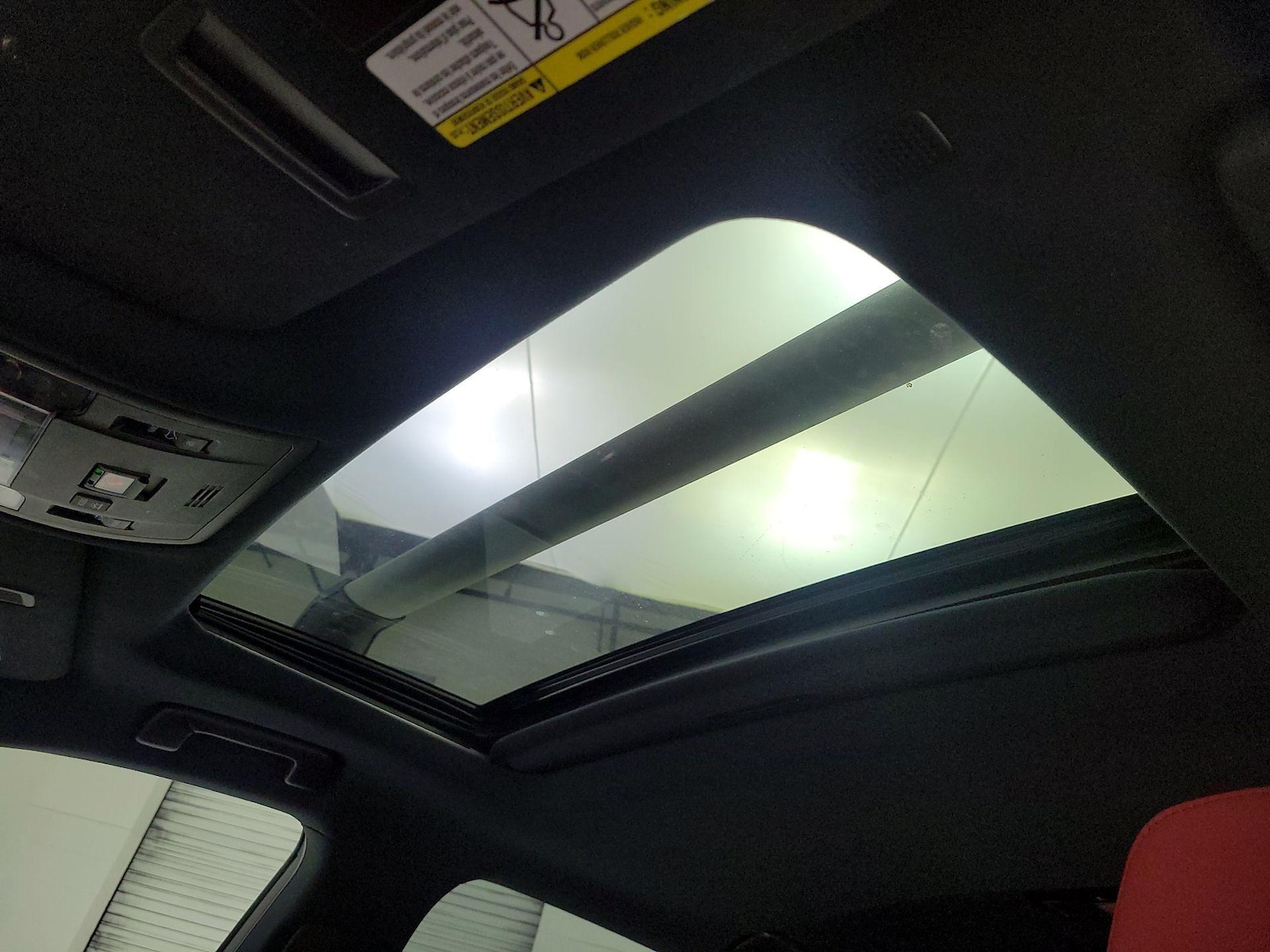 Sunroof(s) & Overhead Airbags